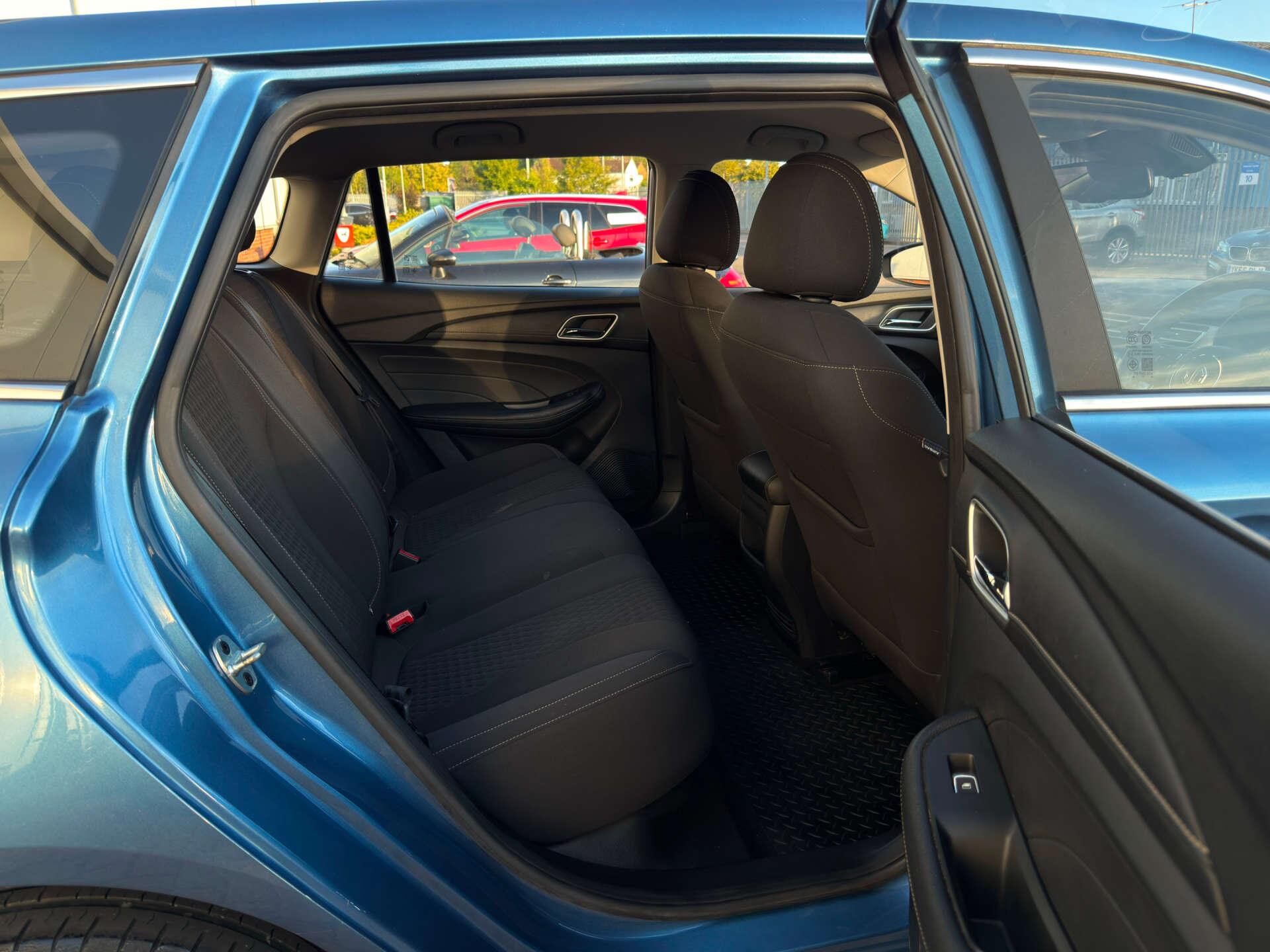 MG MG5 view 32