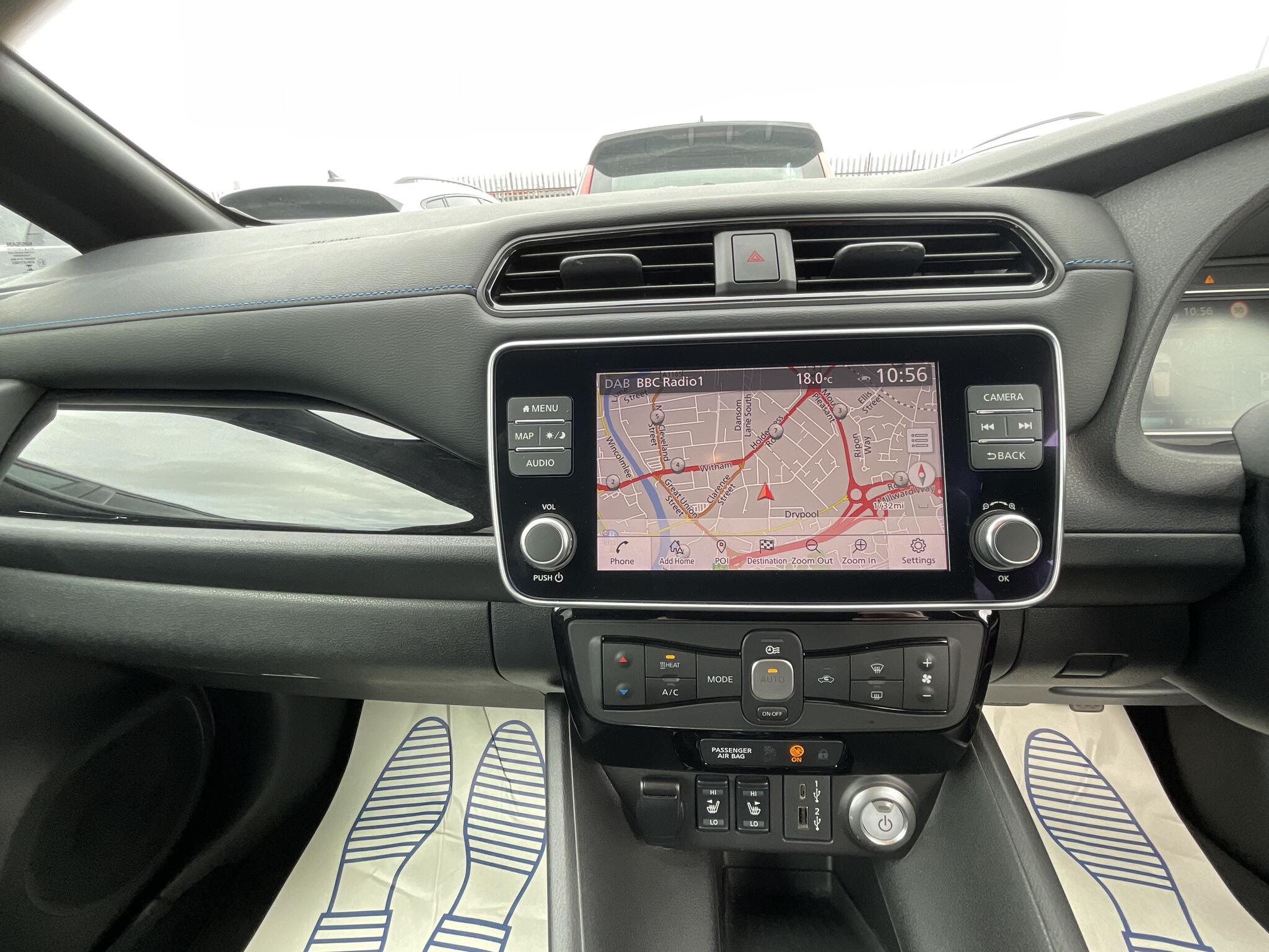 Nissan Leaf view 24