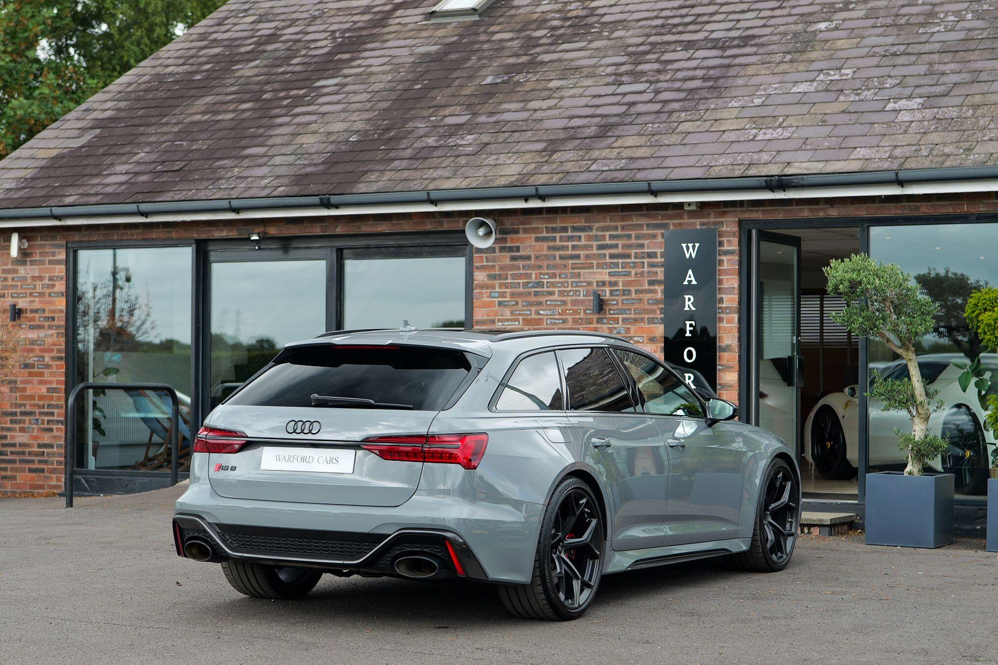 Audi RS6 Avant view 4
