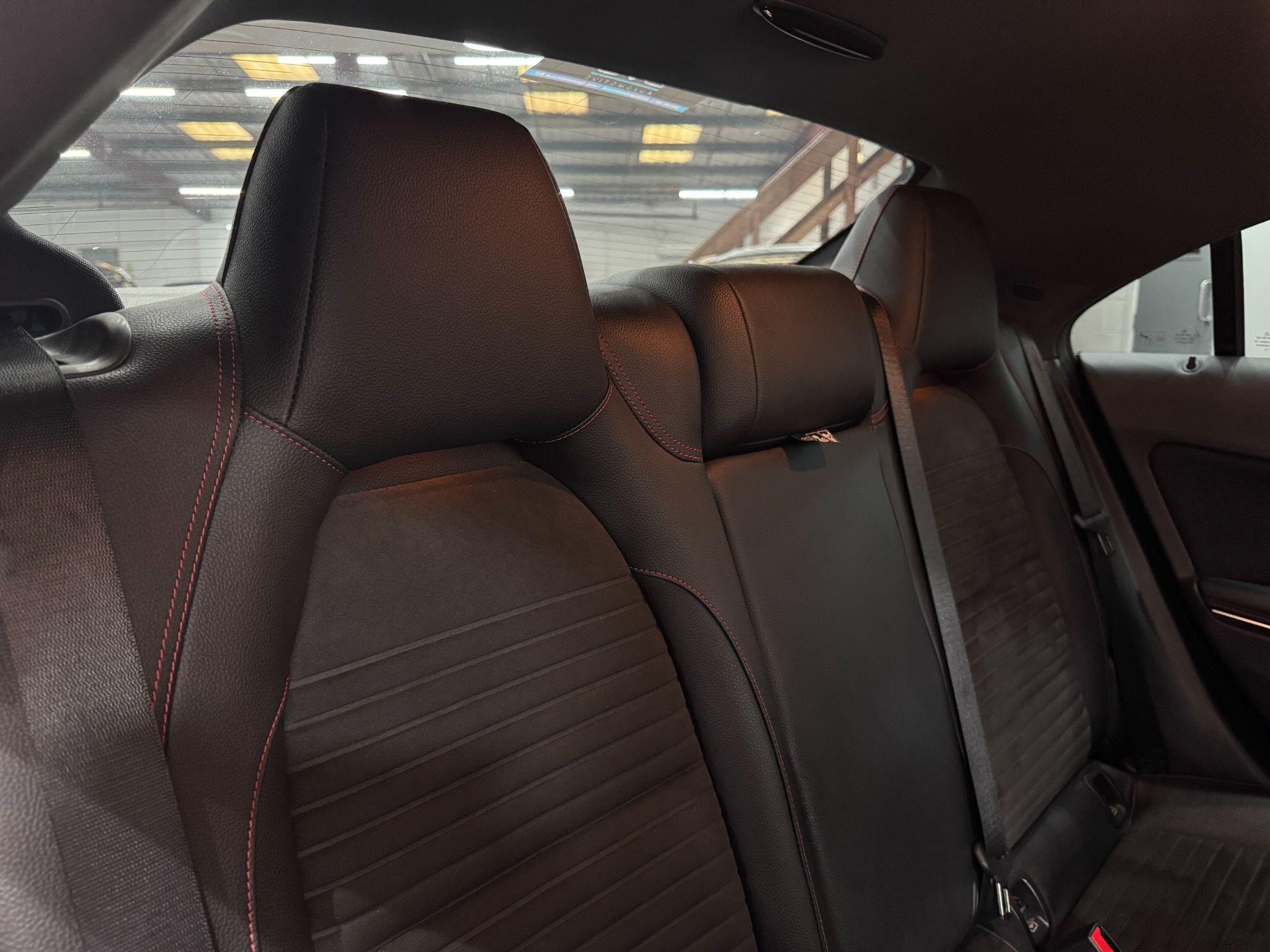 Mercedes-Benz CLA view 70