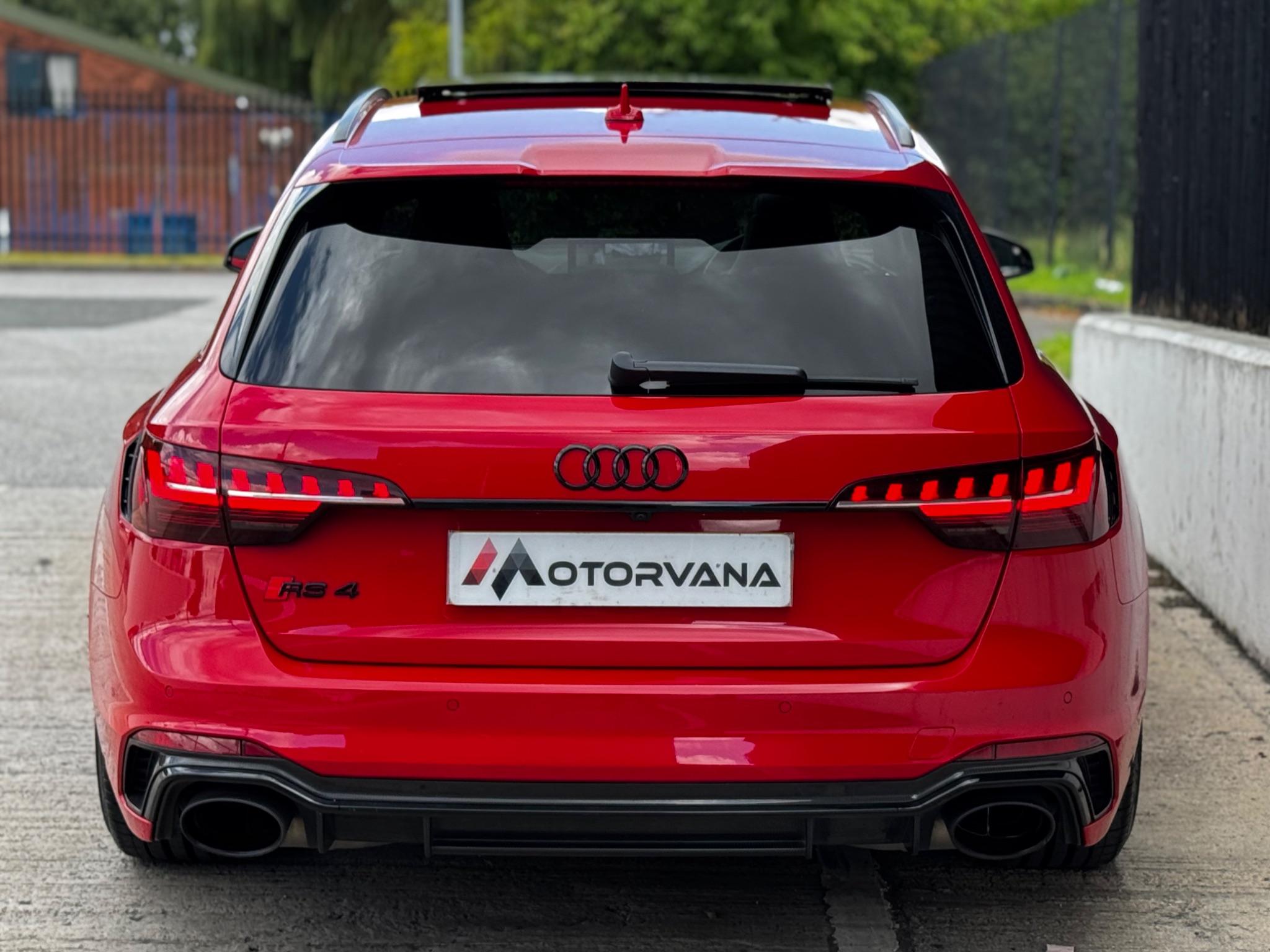 Audi RS4 view 17