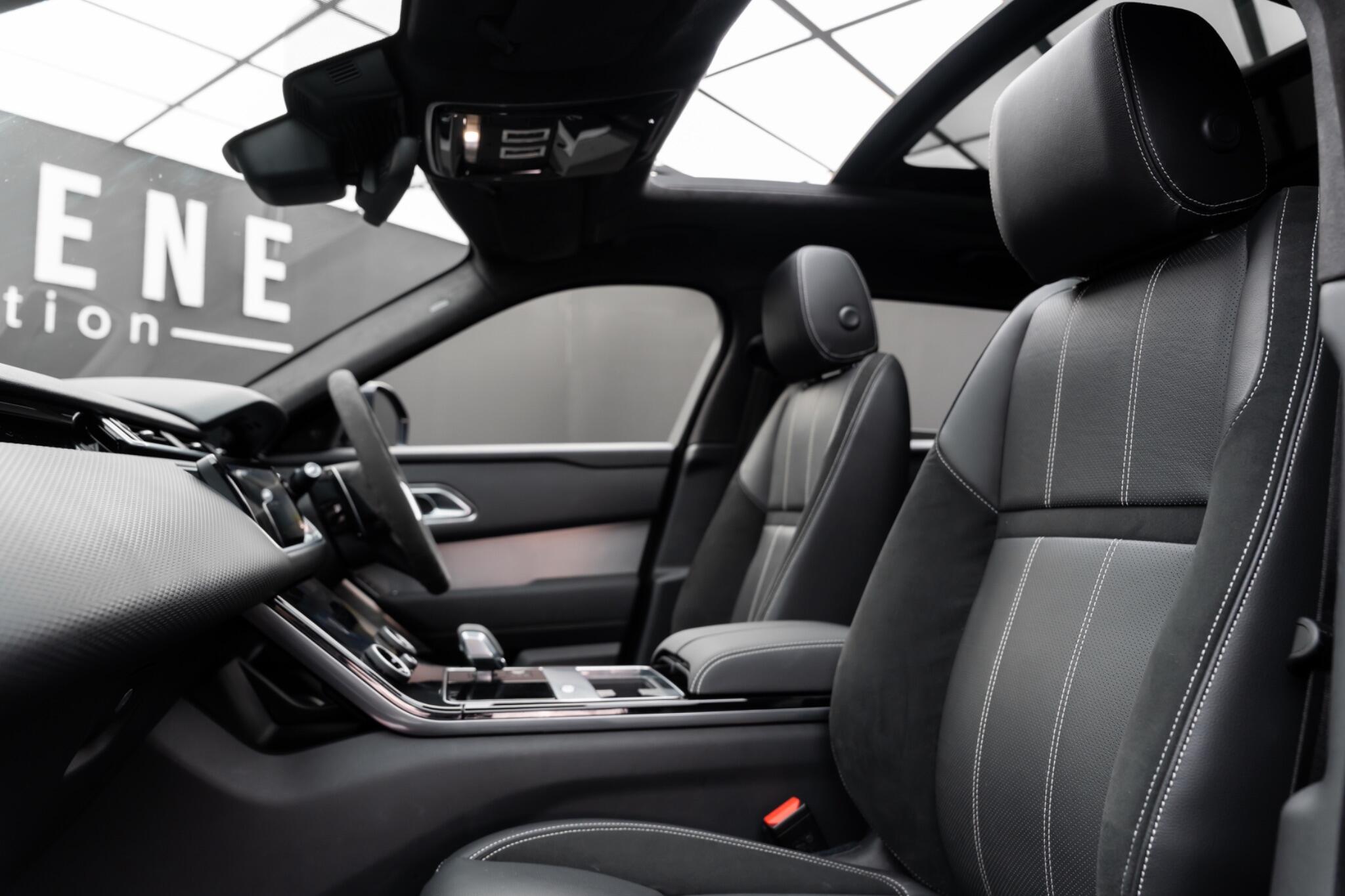 Land Rover Range Rover Velar view 2