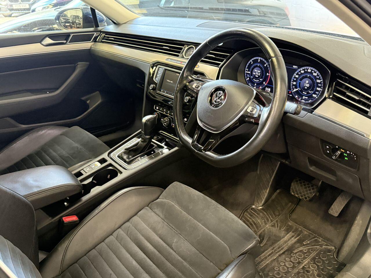 Volkswagen Passat view 33