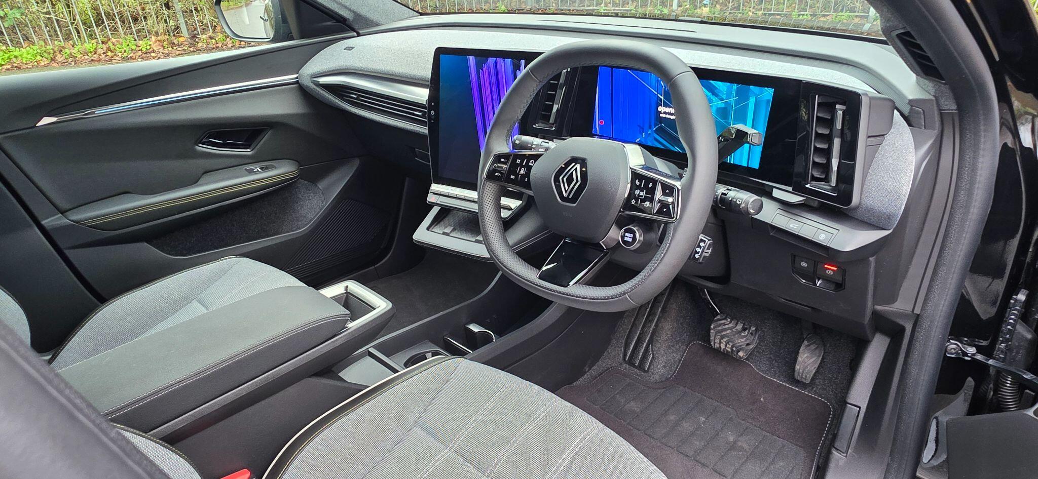 2025 Renault Scenic E-Tech long range 87kWh techno Auto 5dr (22kW Charger) • 186 miles image 17
