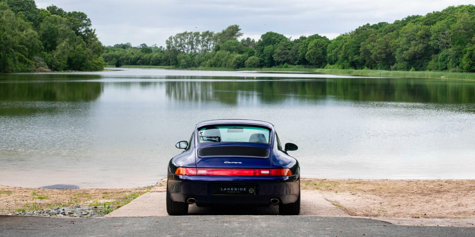 Porsche 911 view 5