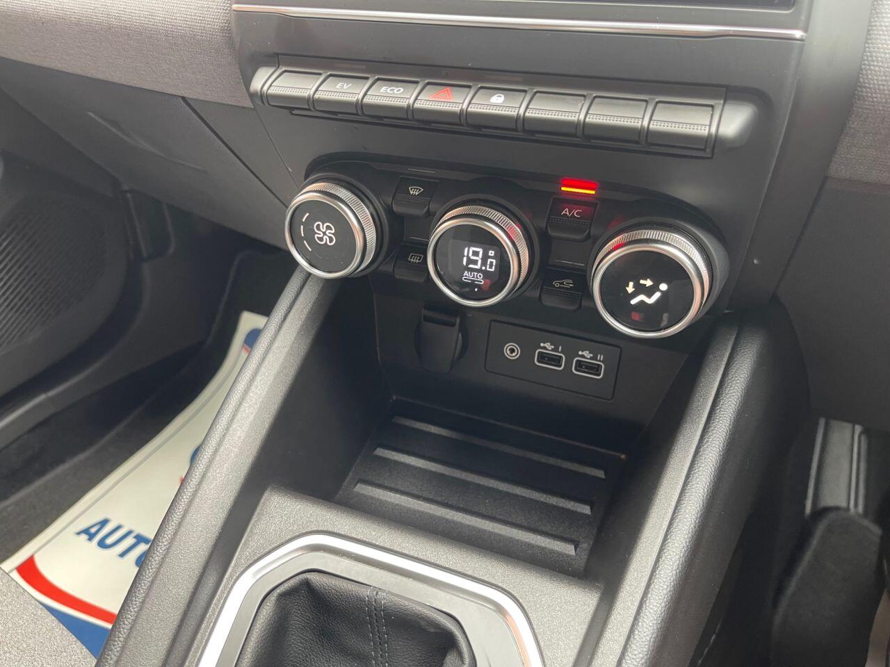 Renault Clio view 19