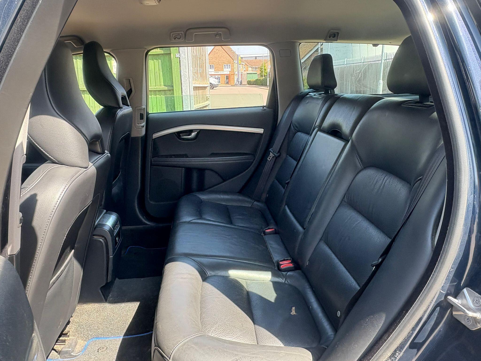 Volvo V70 view 15