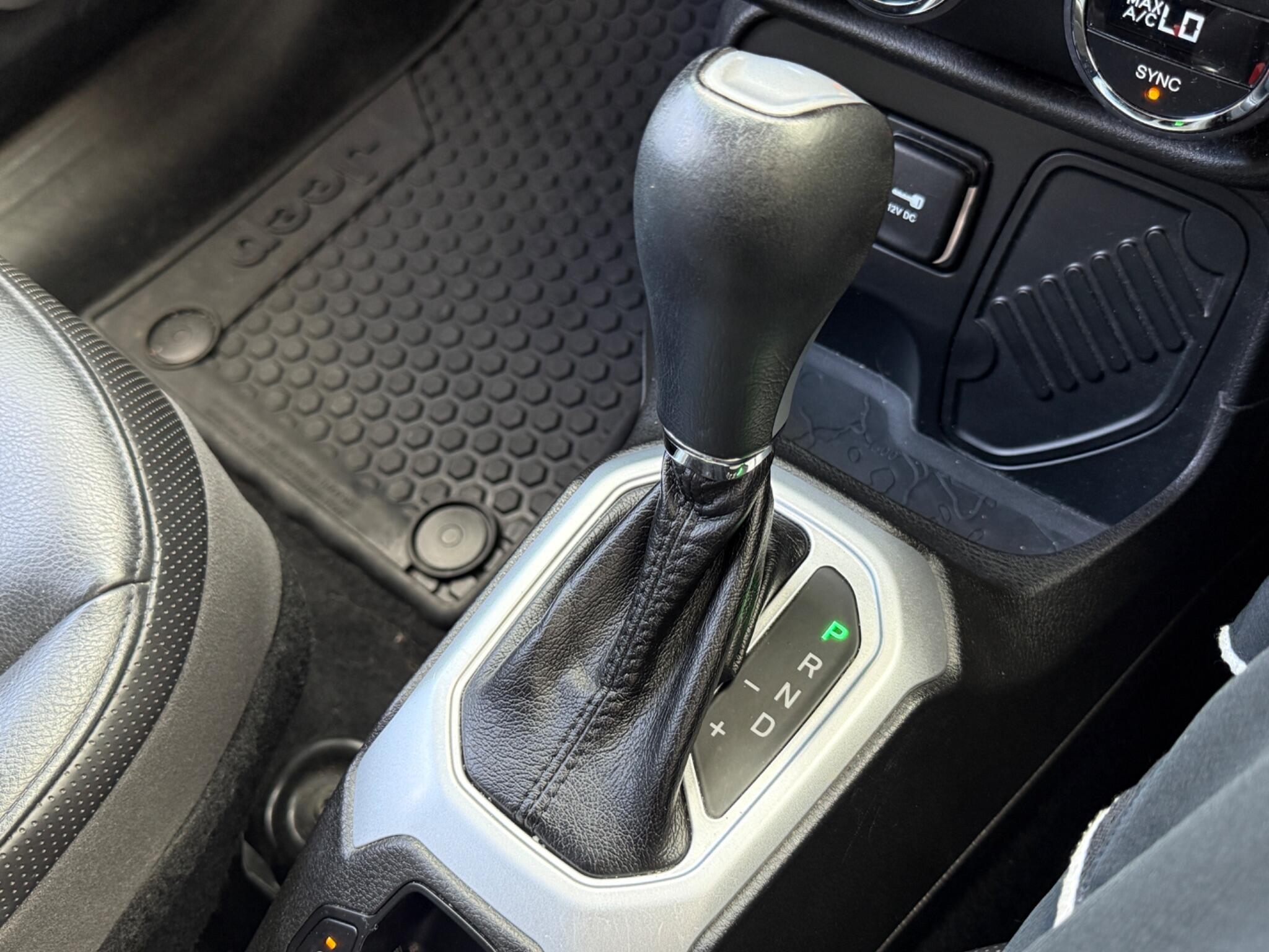 Jeep Renegade - Image 57