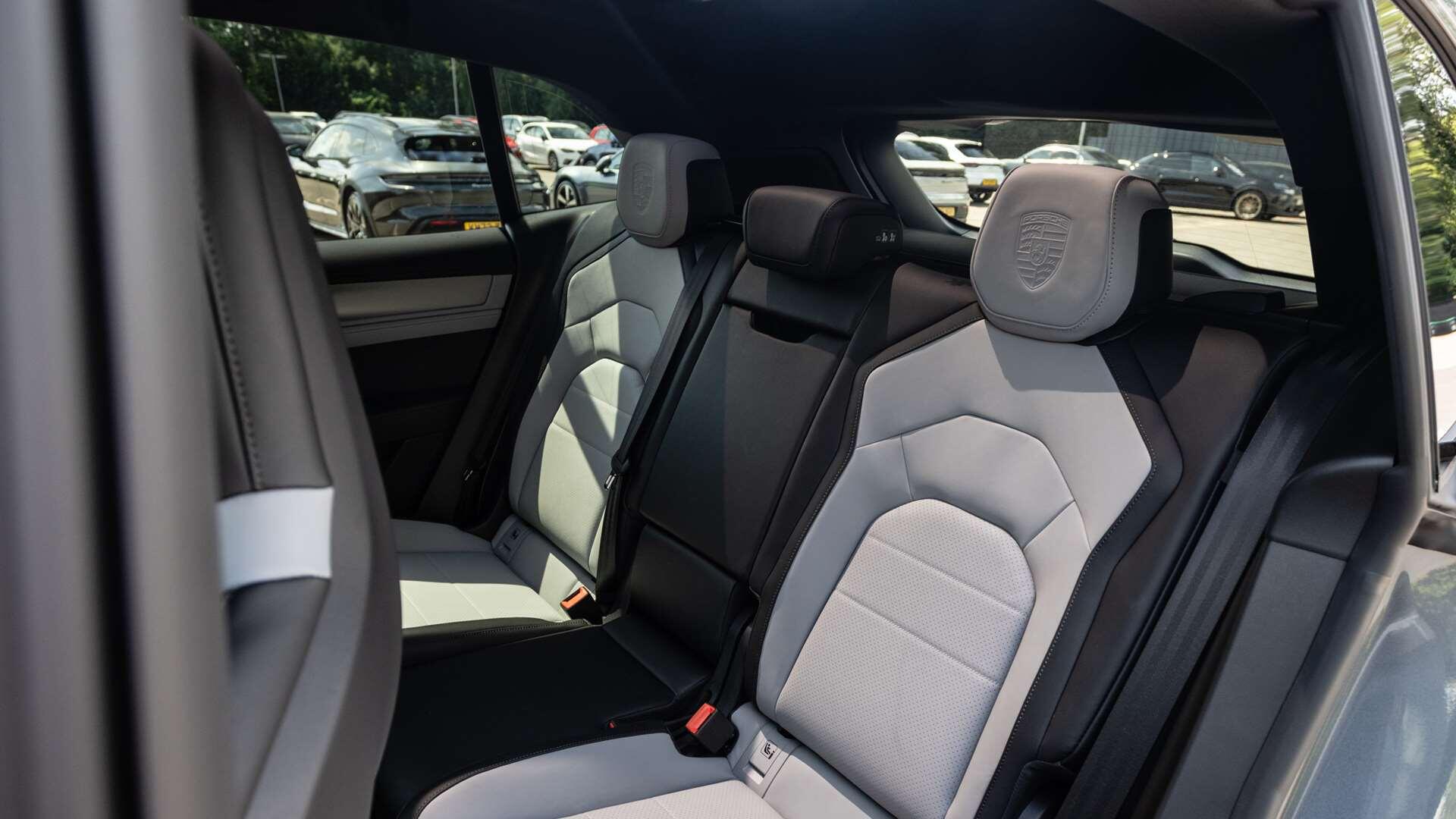Porsche Cayenne view 18