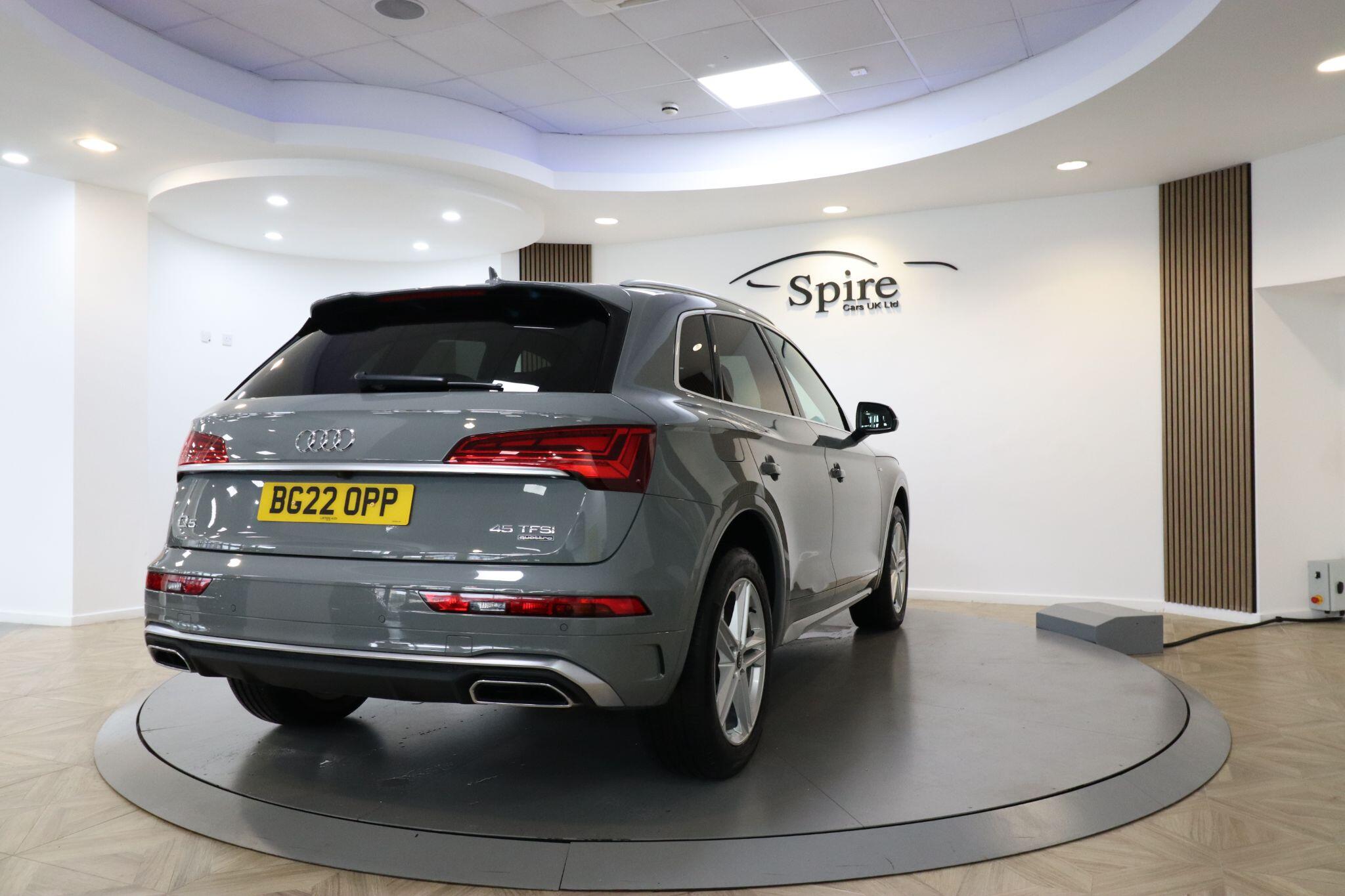 Audi Q5 view 6