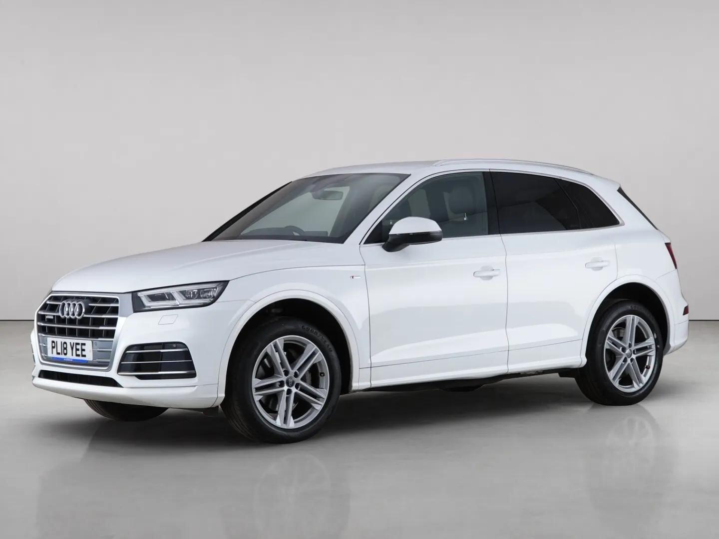 Audi Q5 view 2