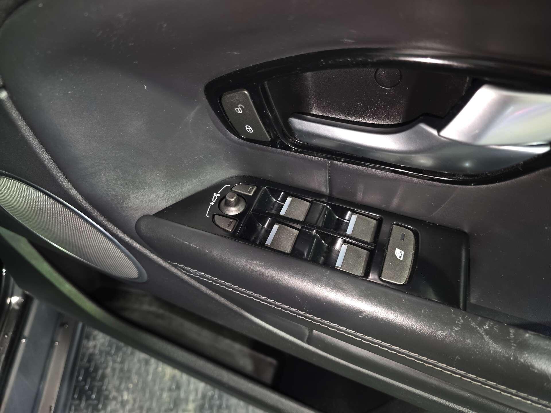 Land Rover Range Rover Evoque view 27