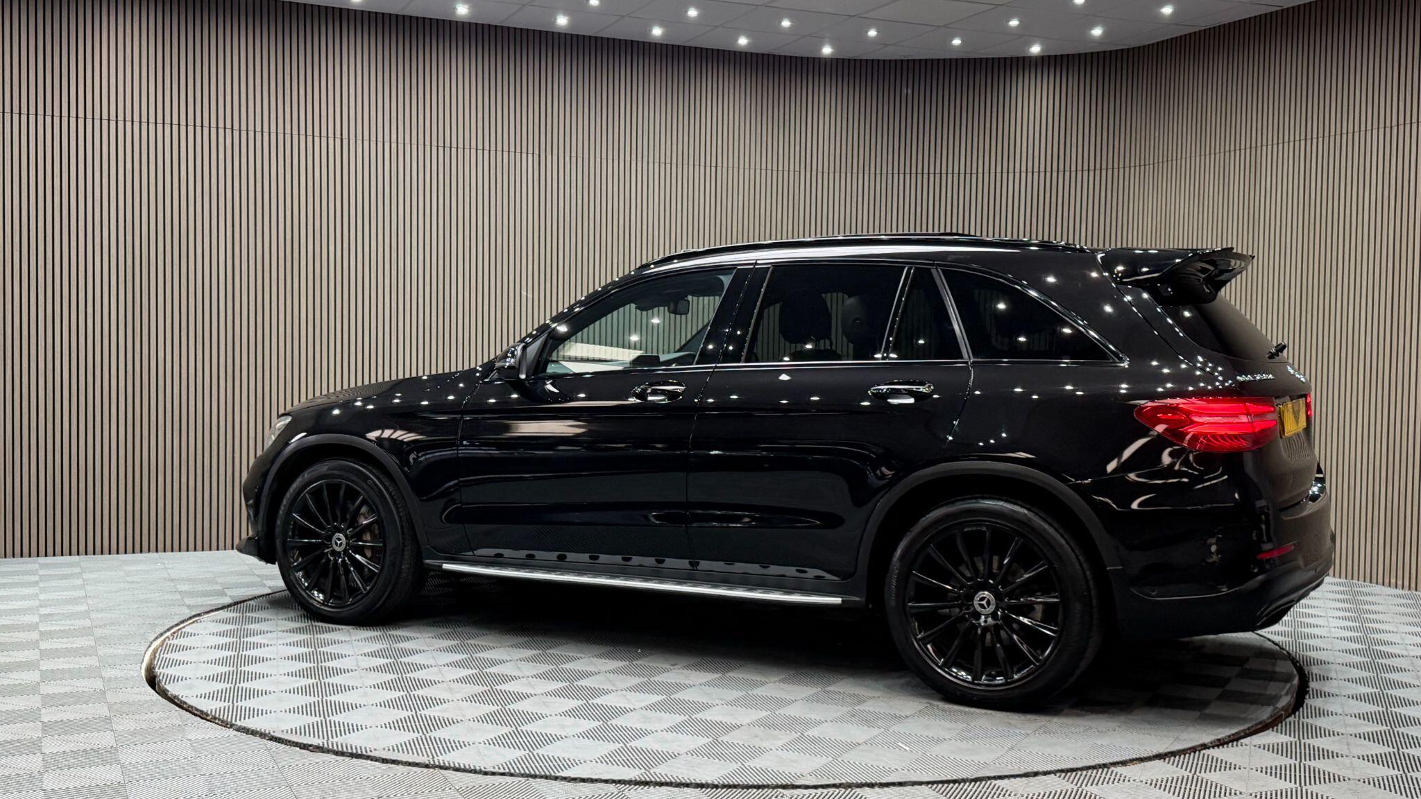 Mercedes-Benz GLC view 53