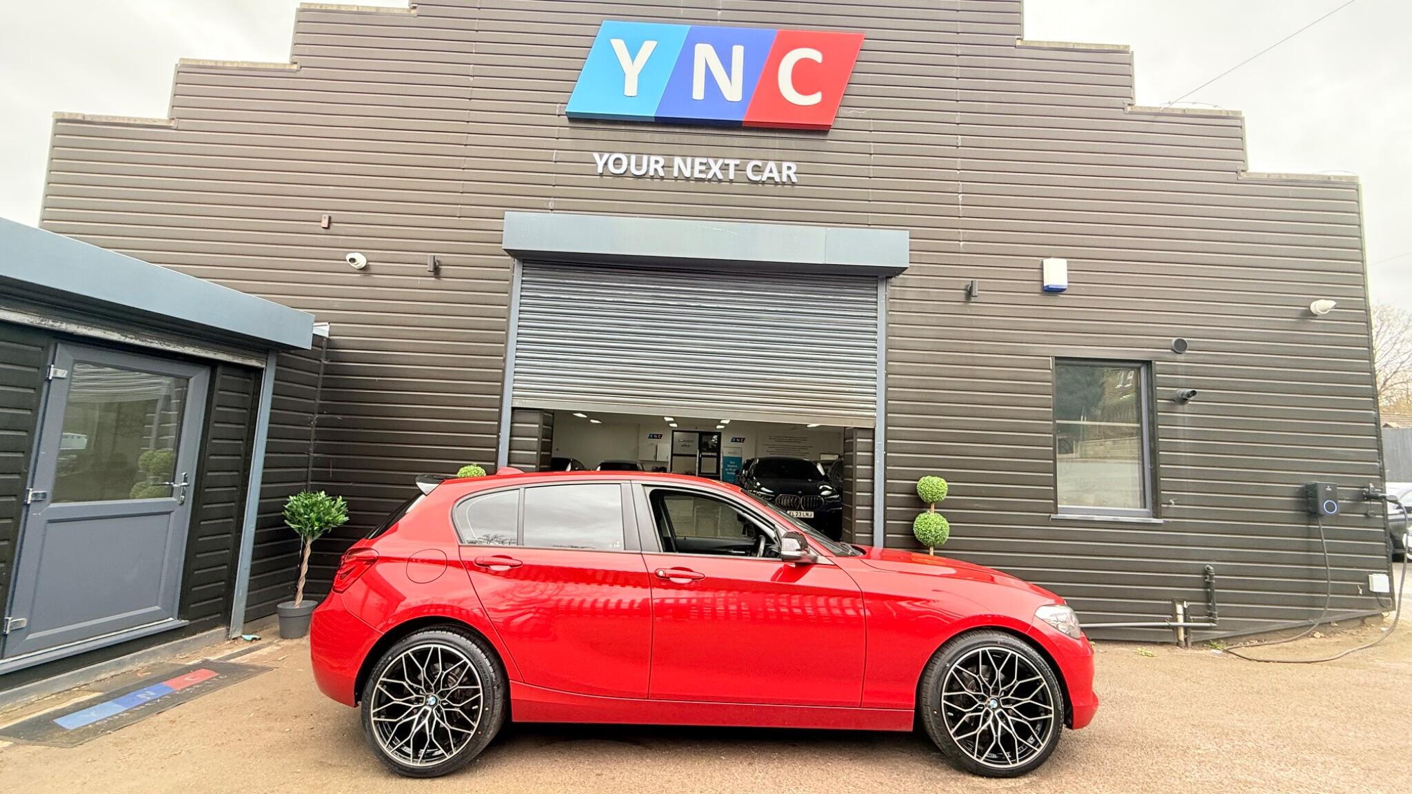 BMW 1 Series view 6