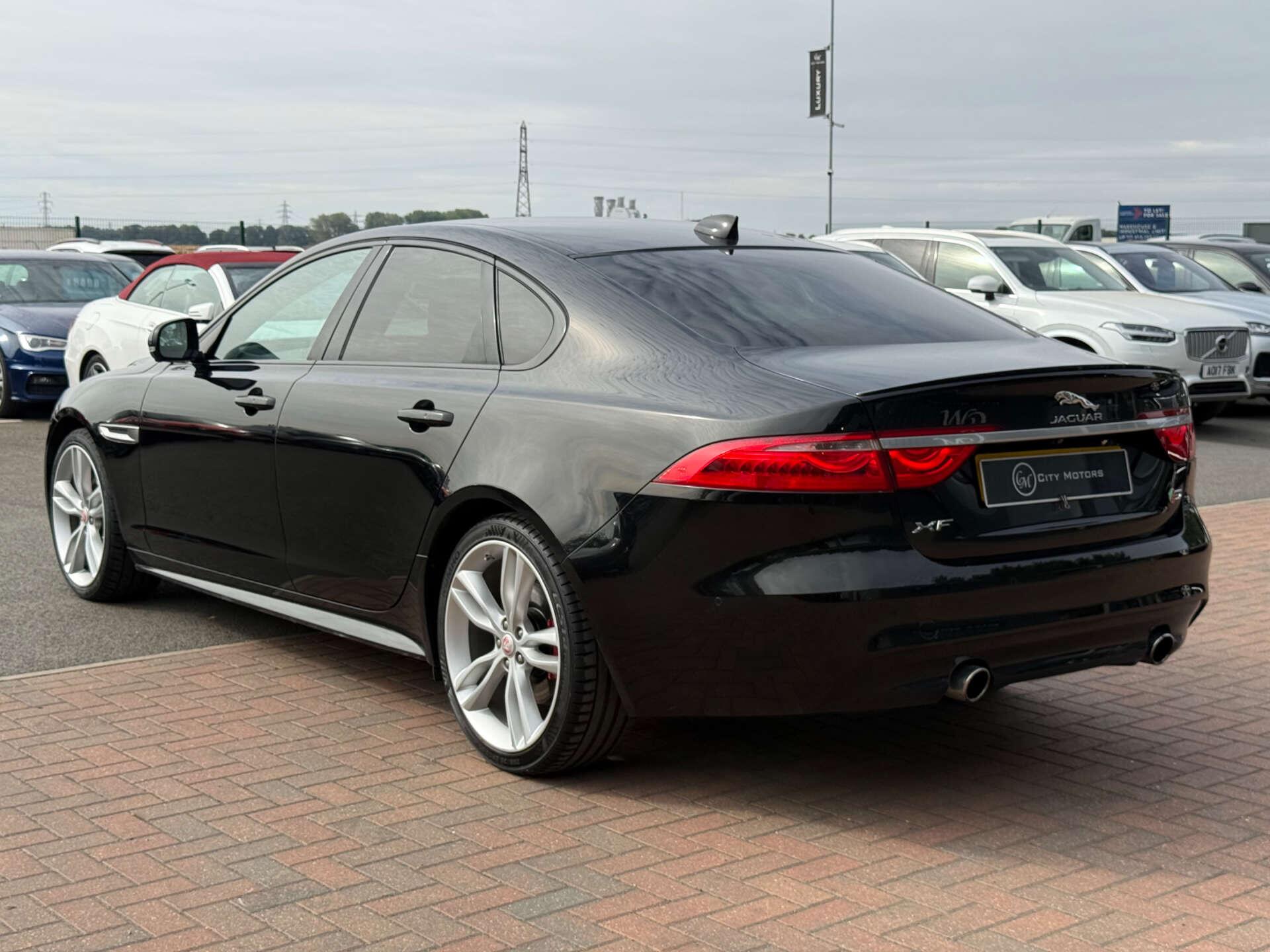 Jaguar XF view 22