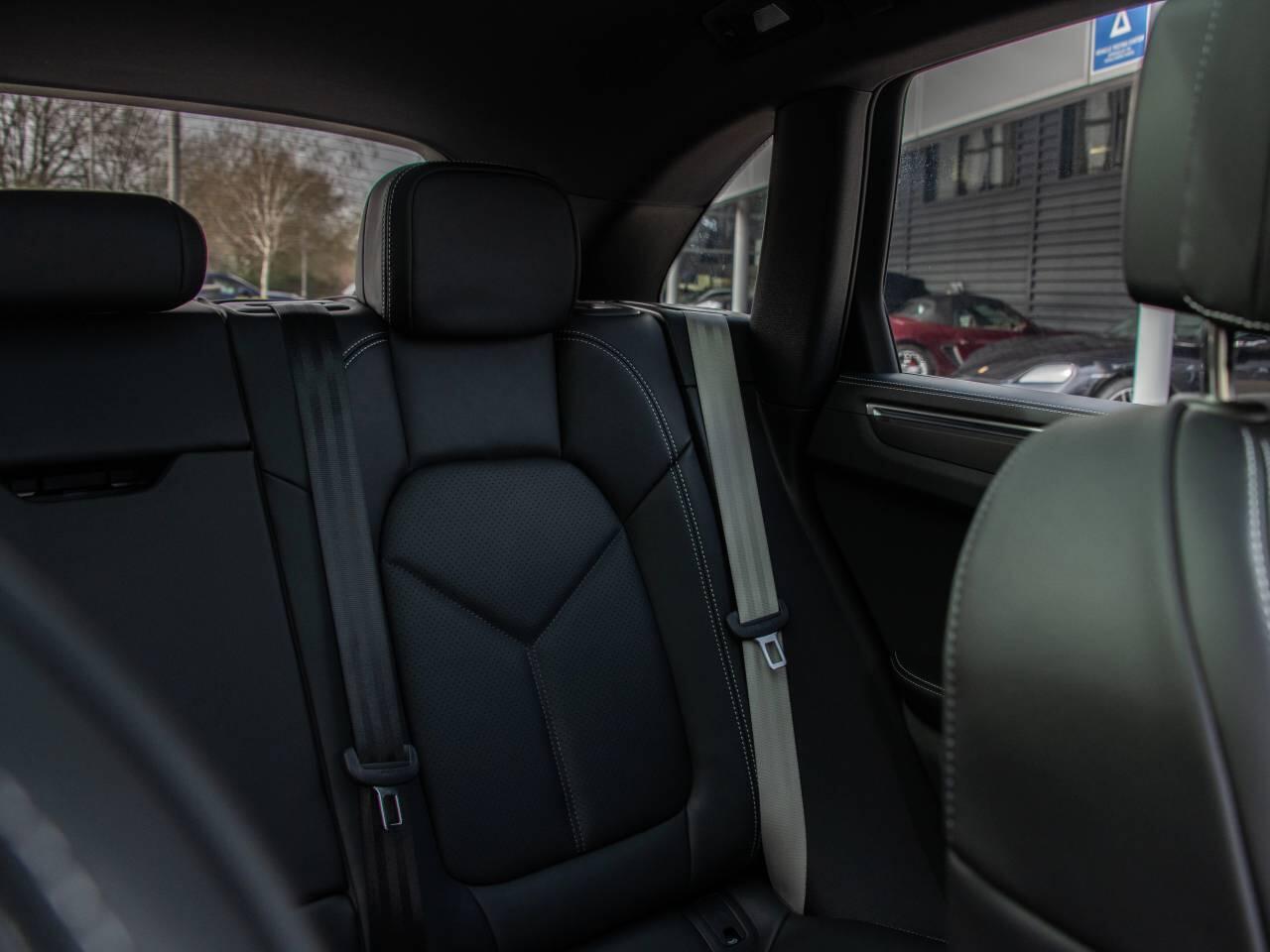 Porsche Macan view 47