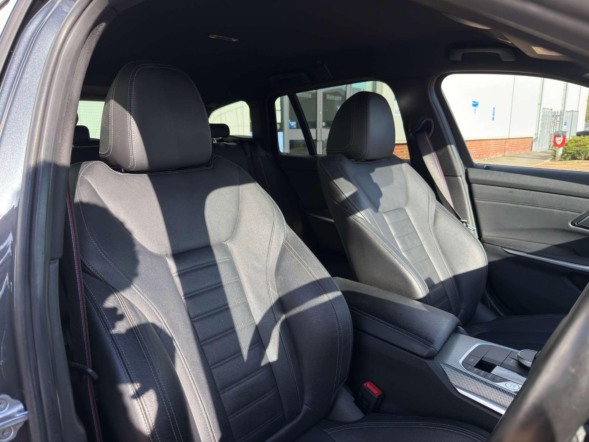 BMW 3 Series view 13
