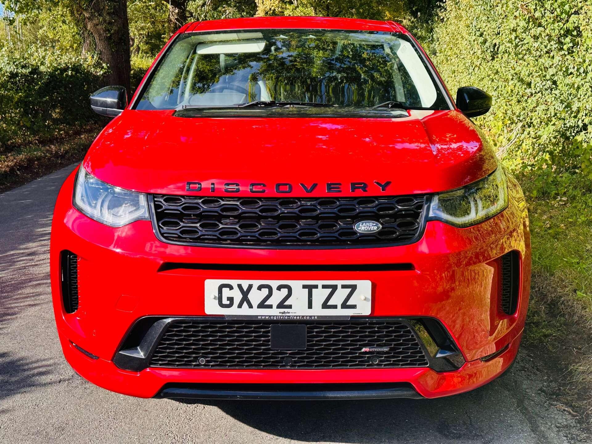 Land Rover Discovery Sport view 3