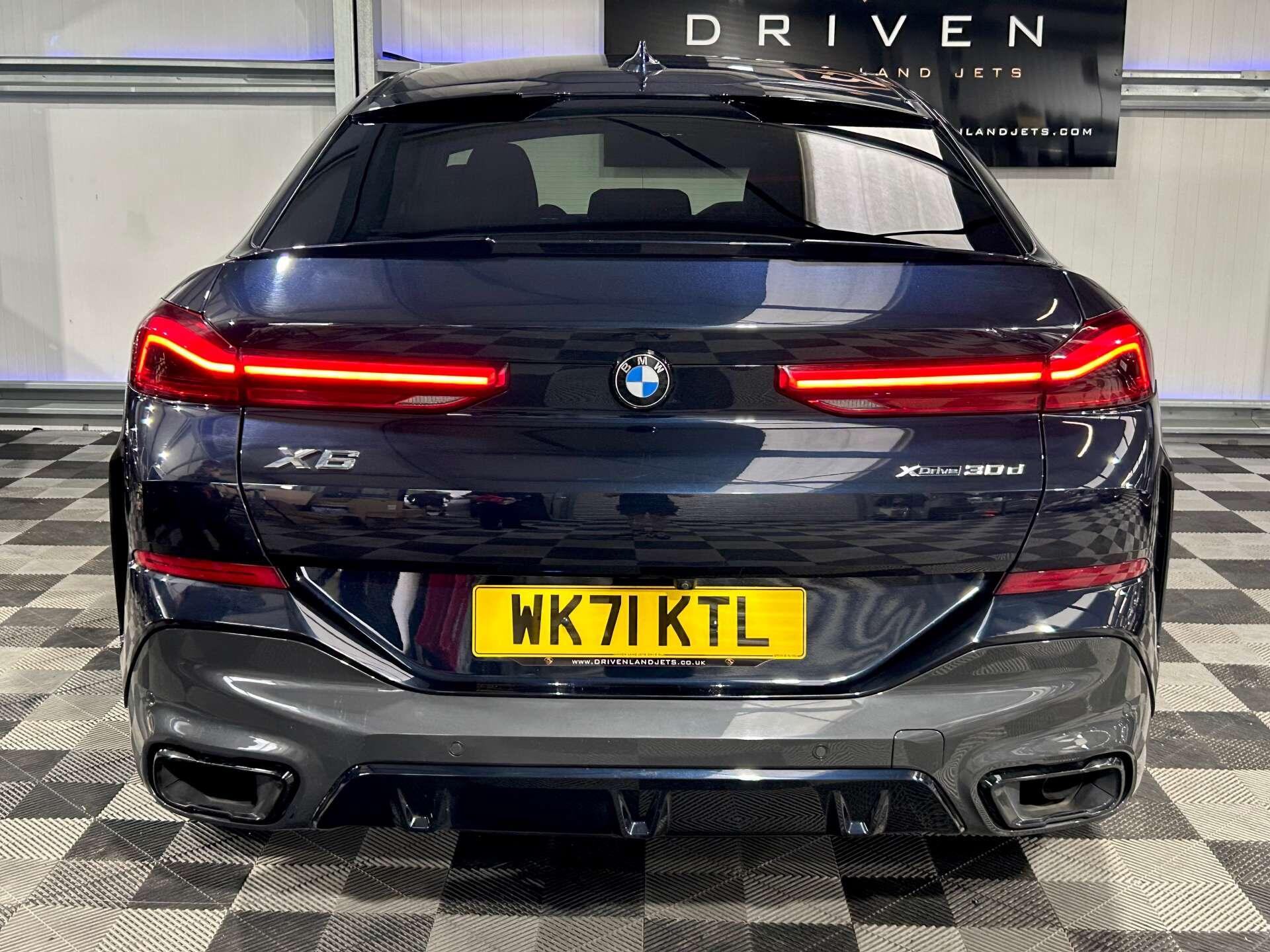 BMW X6 view 18