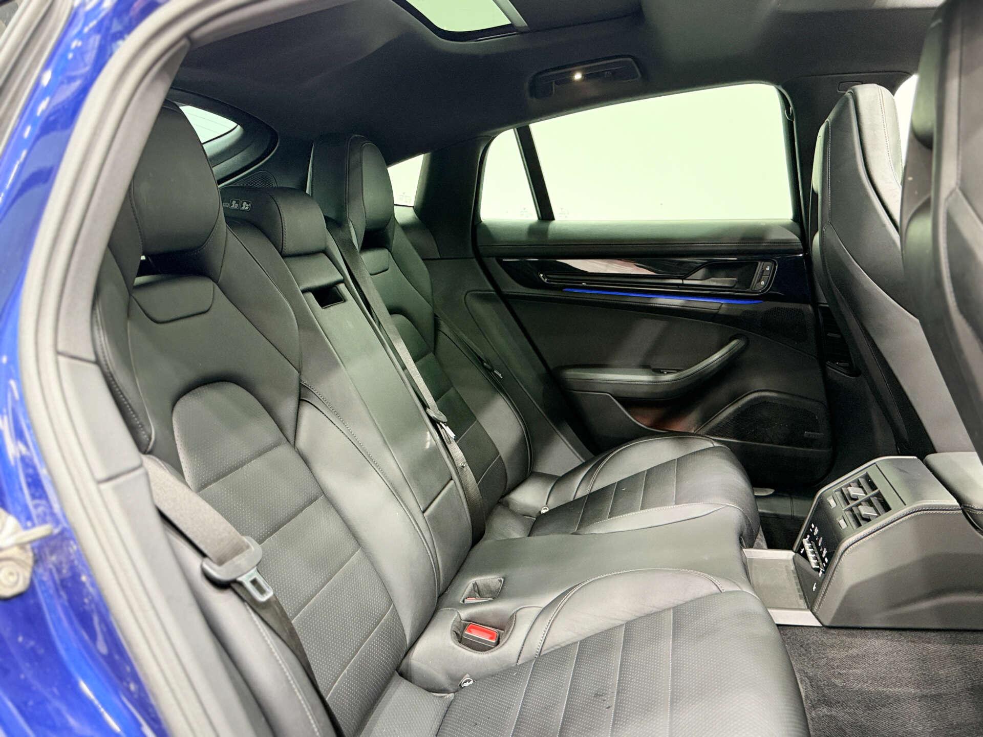 Porsche Panamera view 14