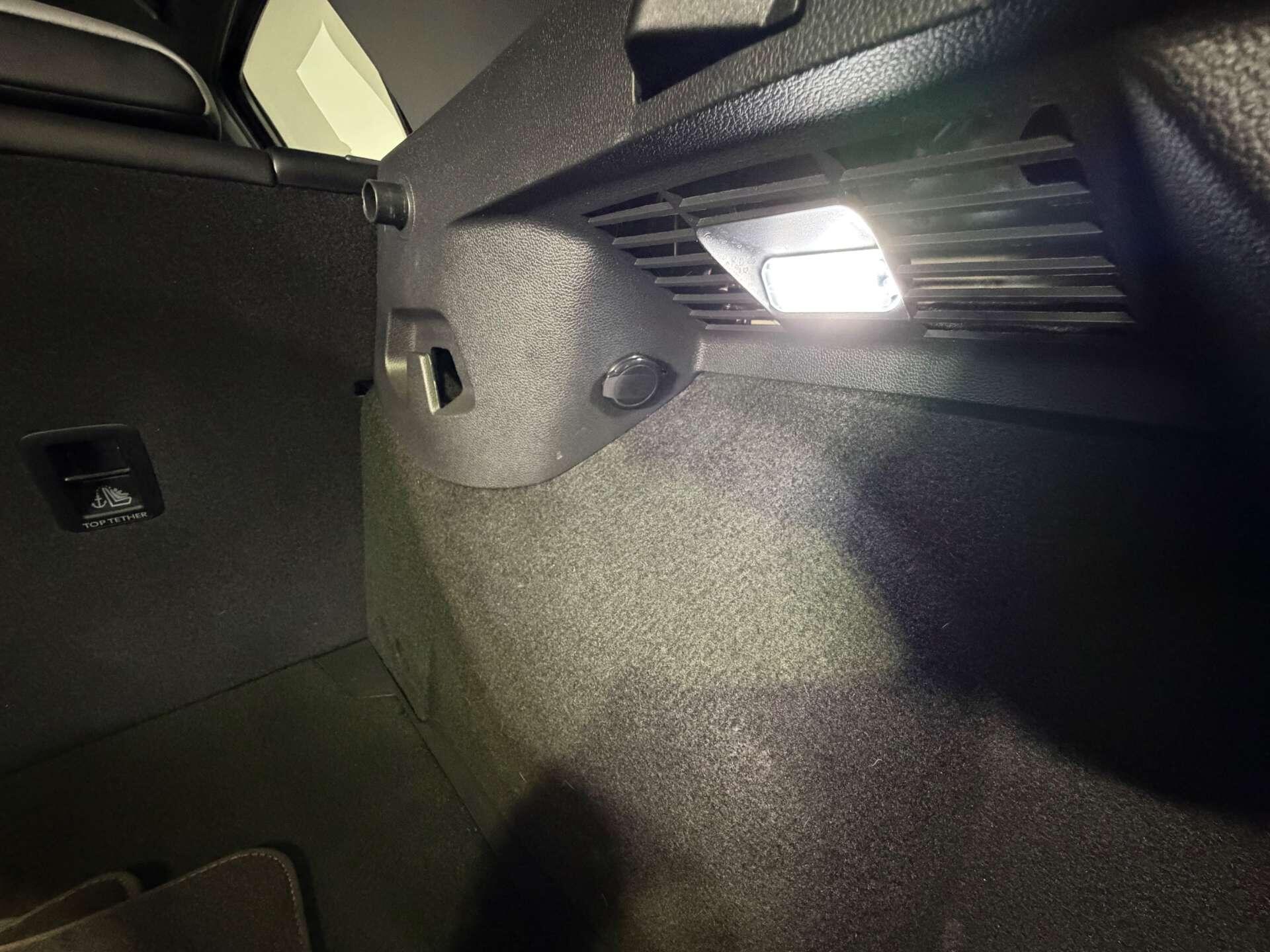 Volkswagen Golf view 11