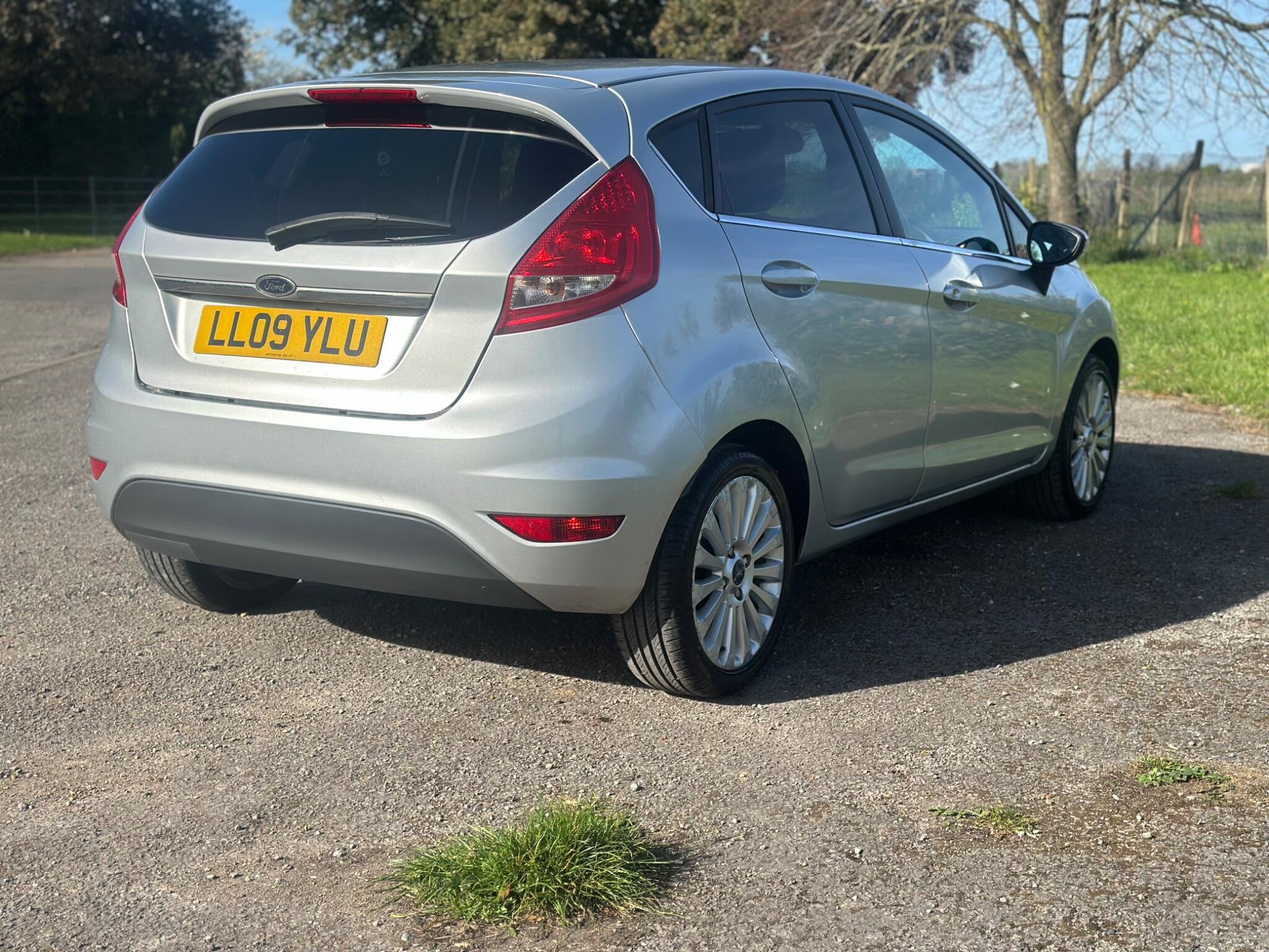 Ford Fiesta view 25