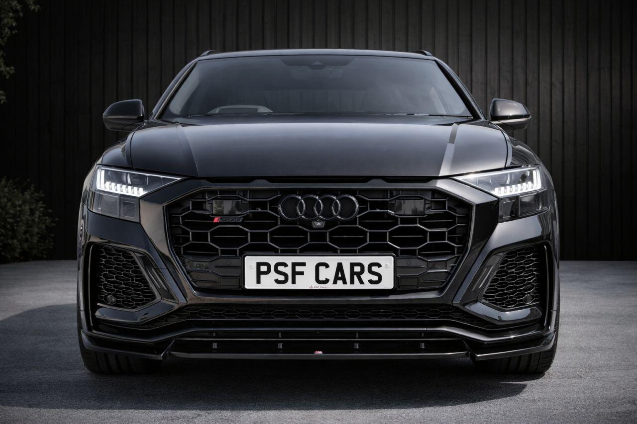 Audi RS Q8 view 13