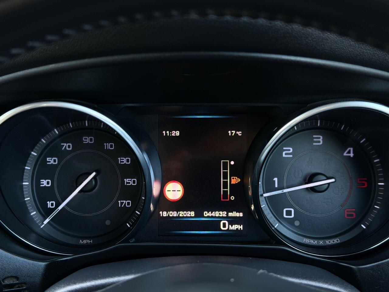 Jaguar Xe view 24
