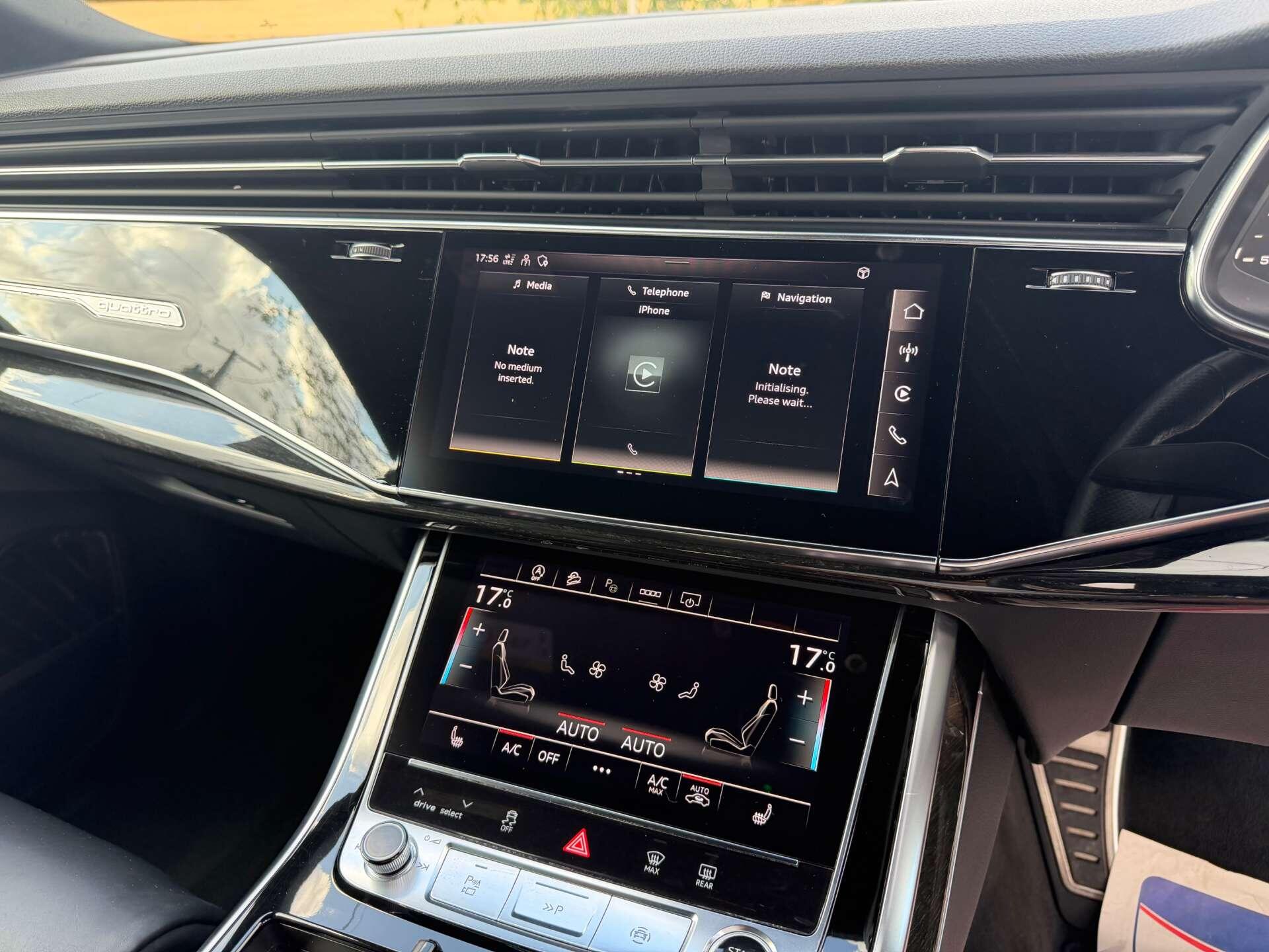 Audi Q8 view 18