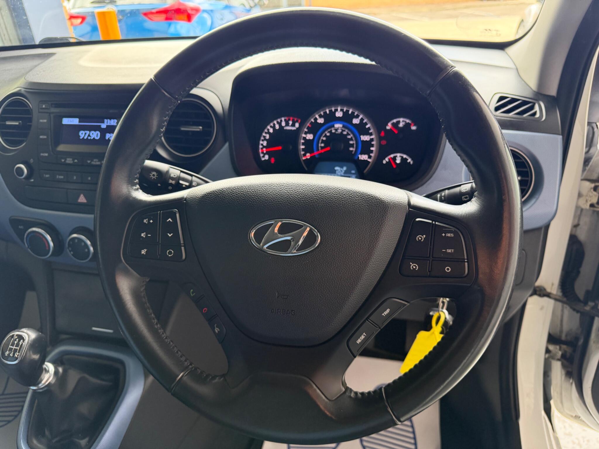 Hyundai I10 view 27