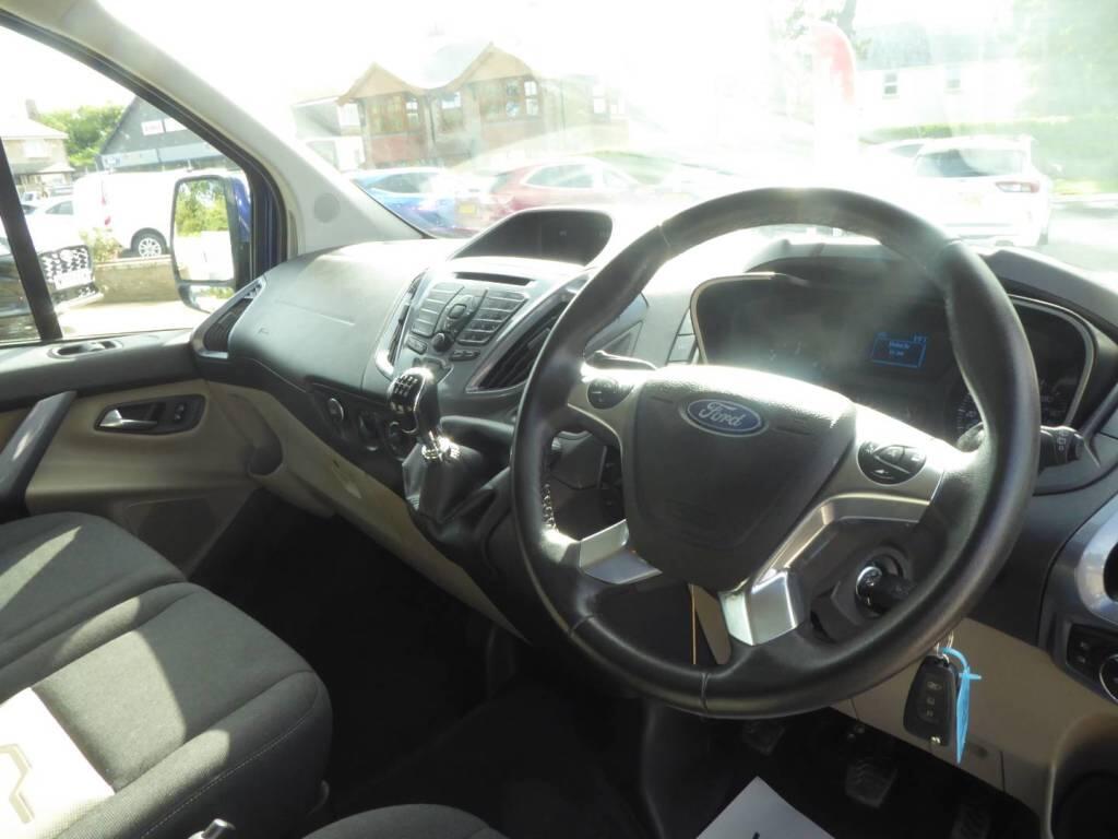 Ford Tourneo Custom view 10