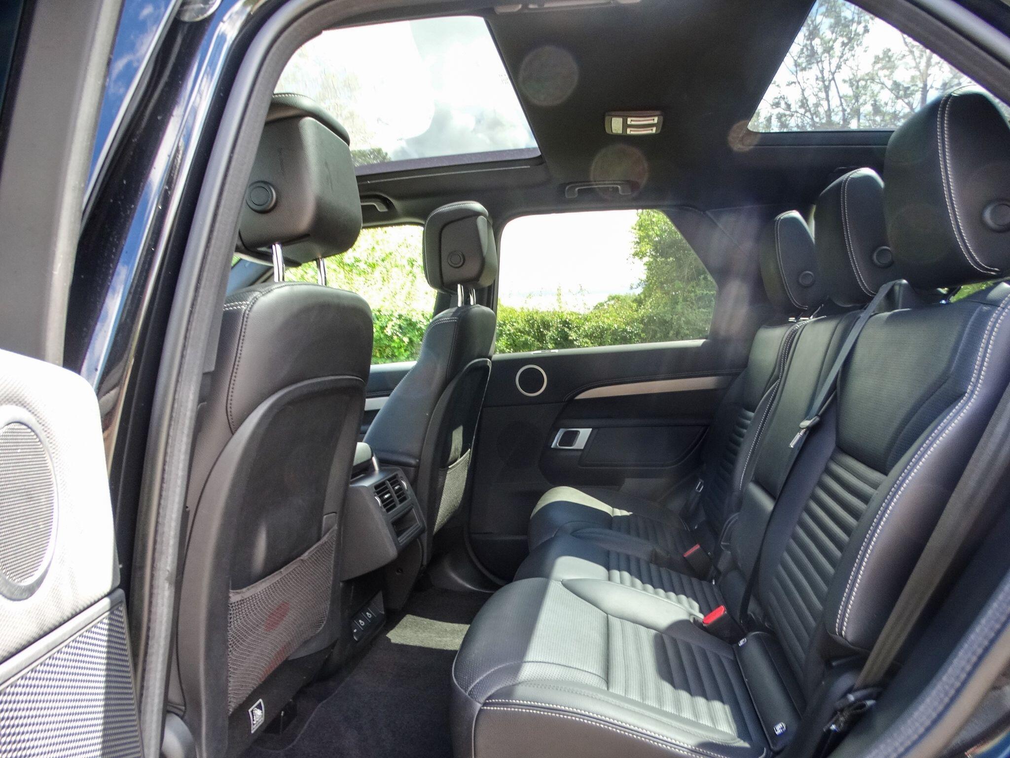 Land Rover Discovery 3 view 15