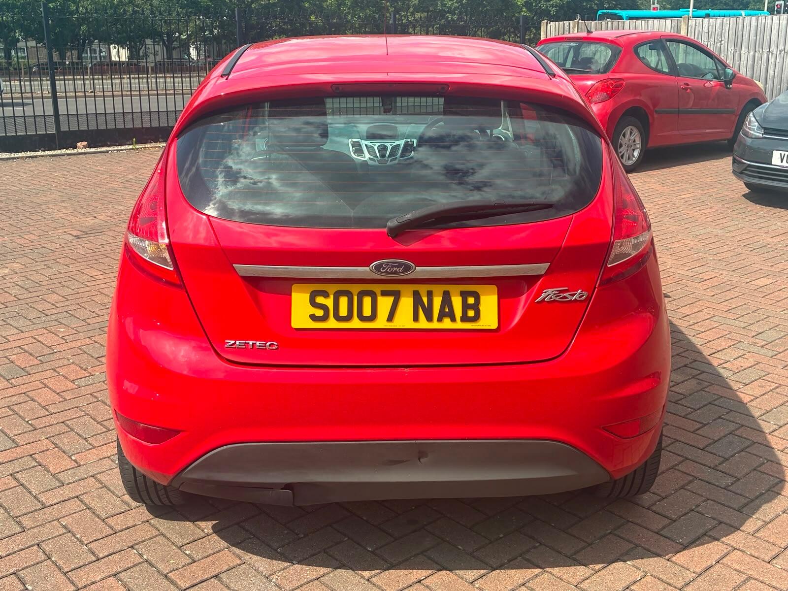 Ford Fiesta view 9
