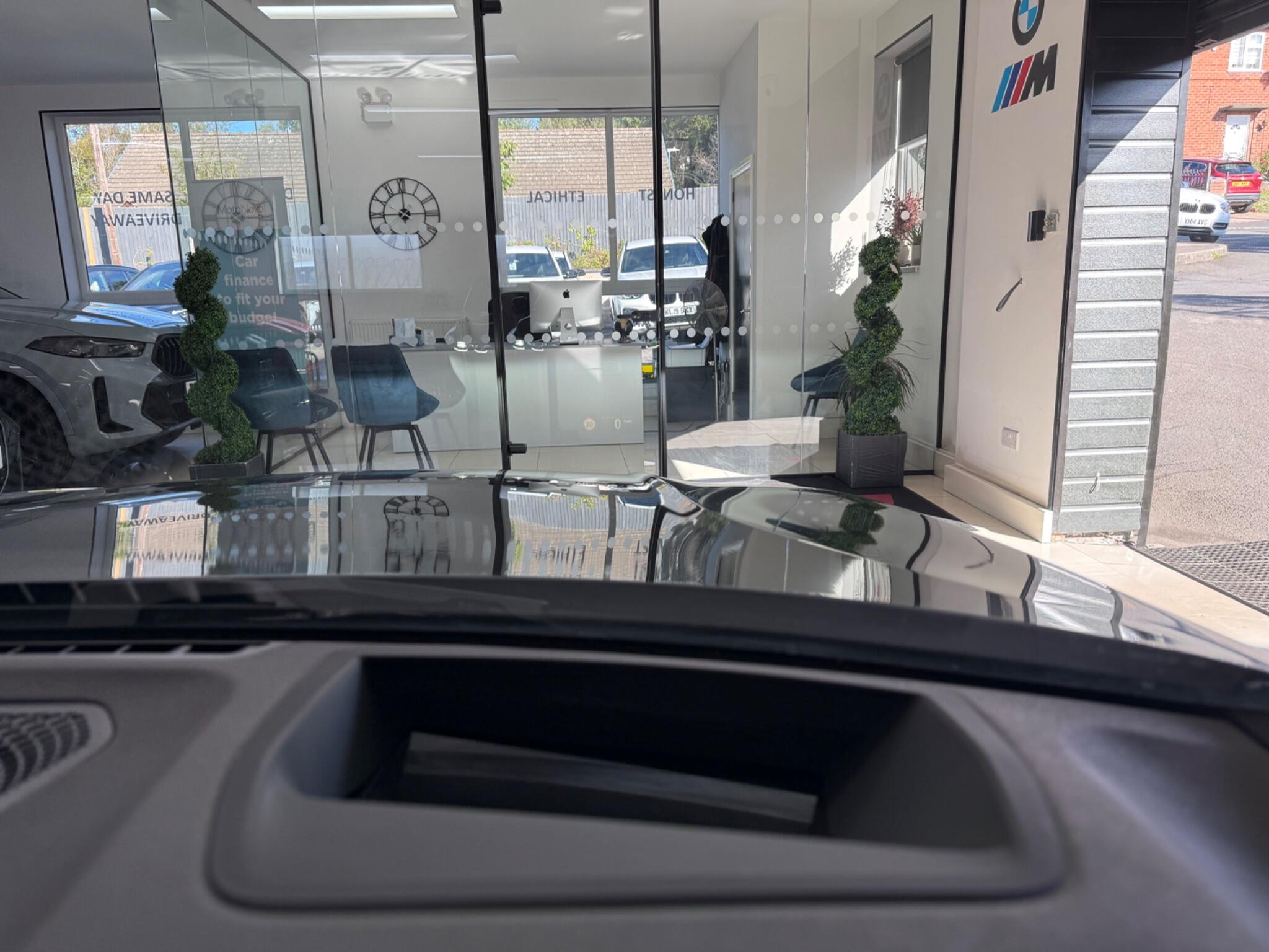 BMW 3 Series view 8