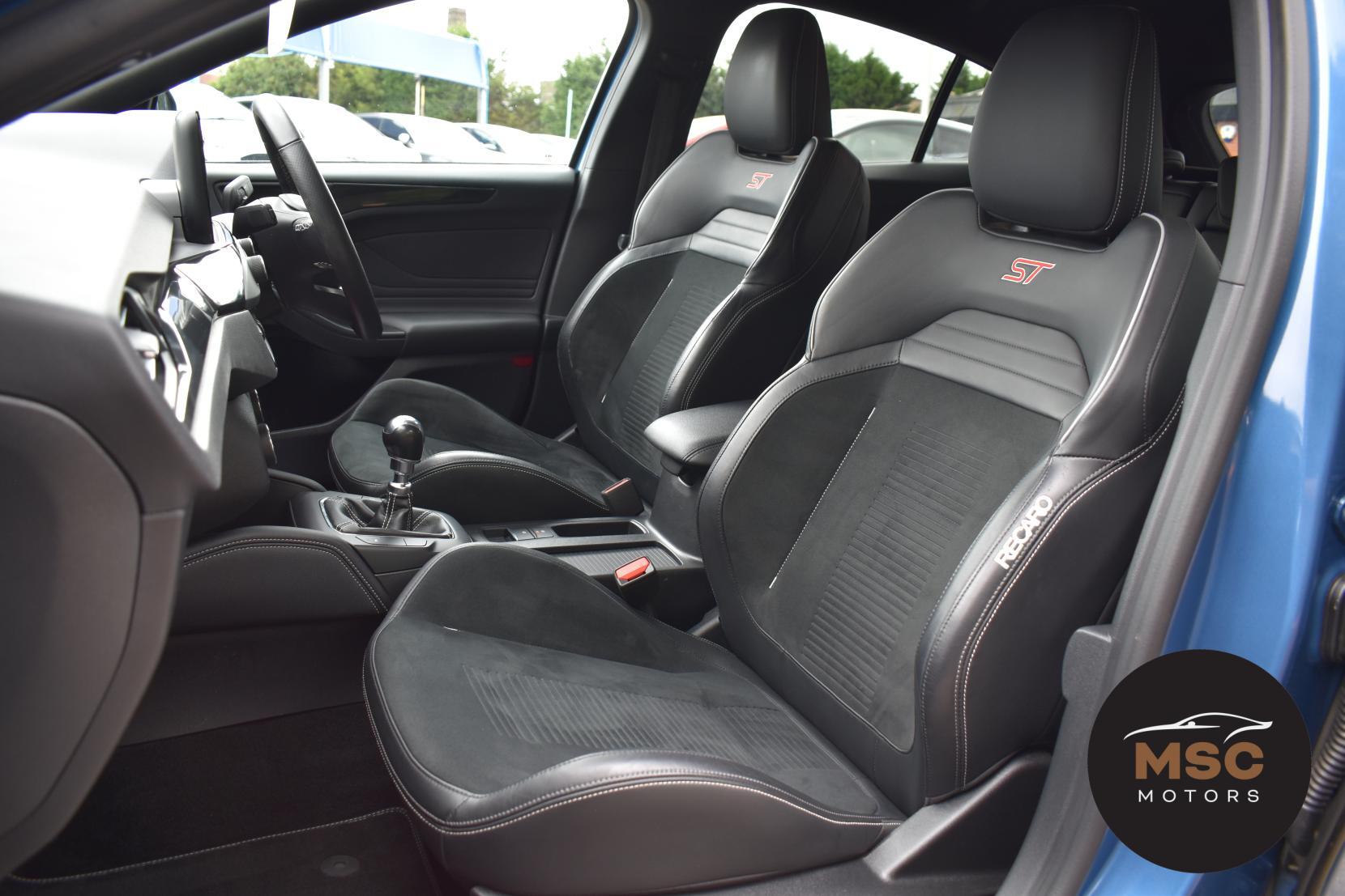 Ford Focus view 39