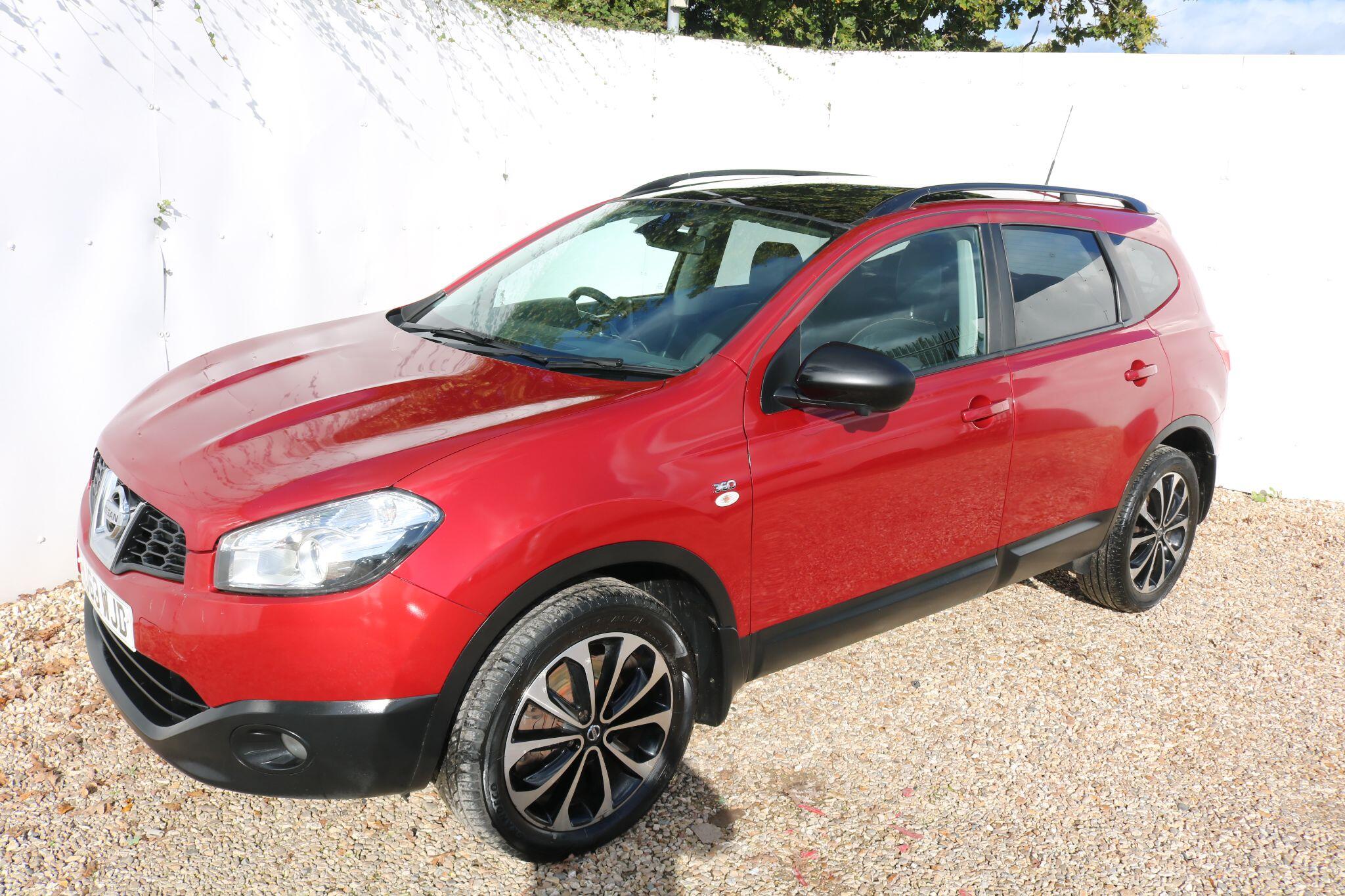 Nissan Qashqai+2 view 2
