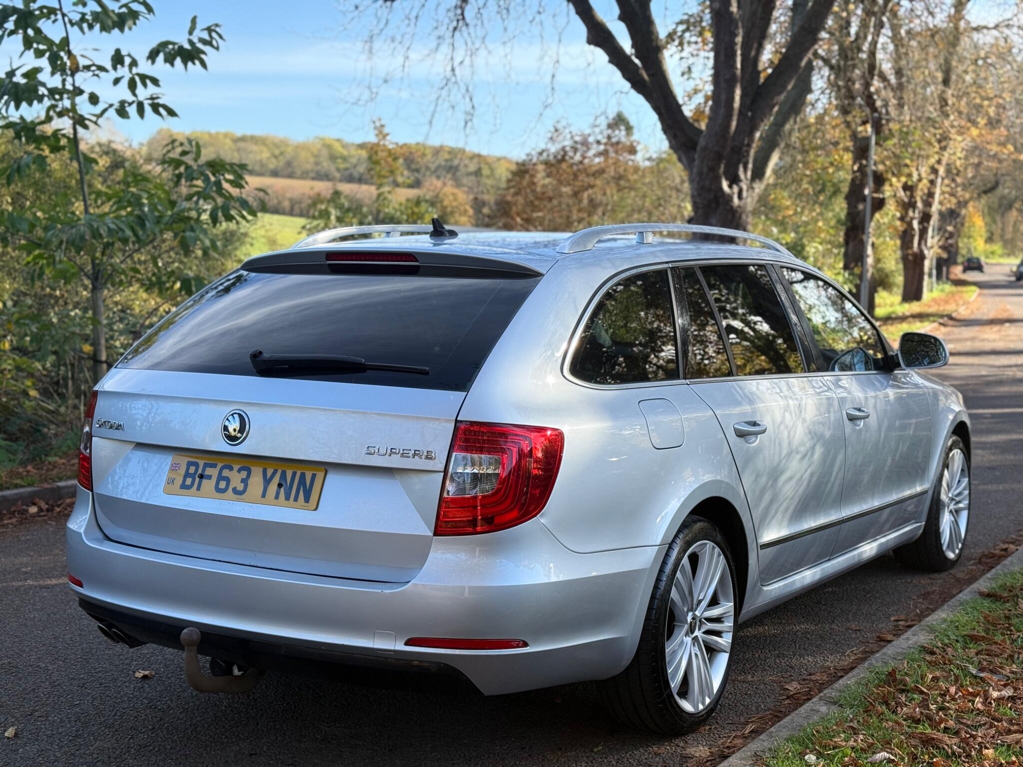 2013 Skoda Superb 2.0 TDI Elegance Euro 5 (s/s) 5dr • 155,000 miles image 10