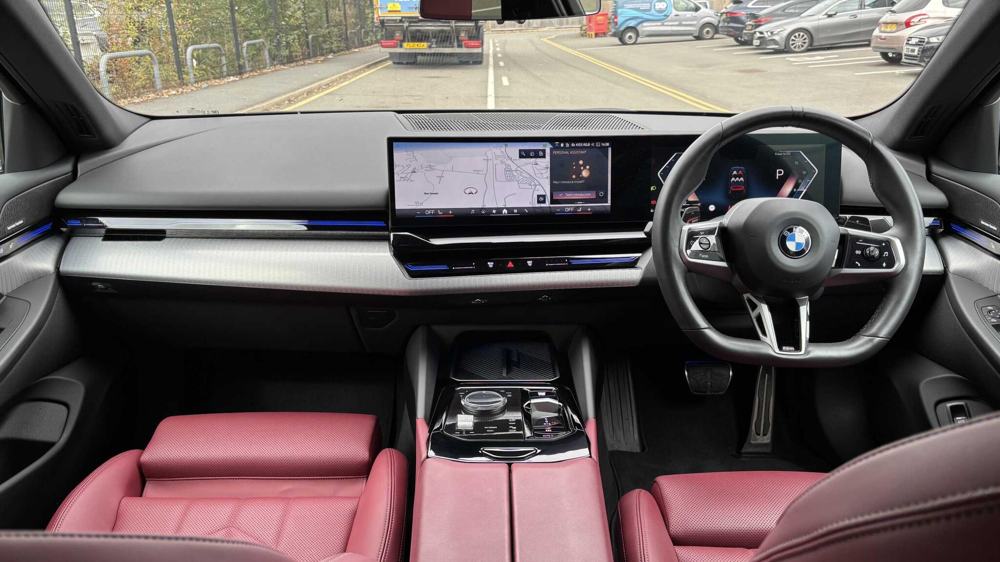BMW 5 Series view 4