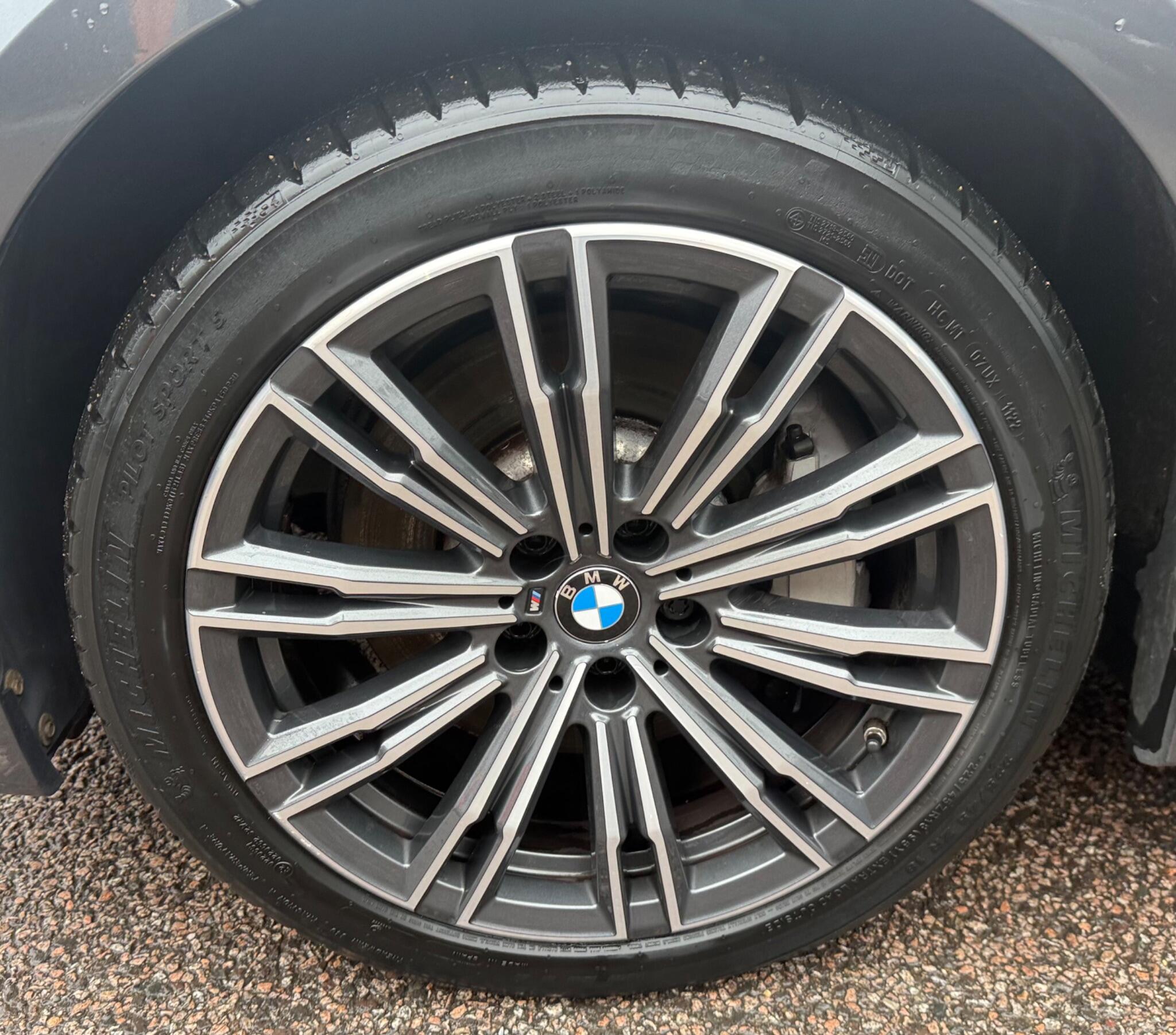 BMW 3 Series view 12