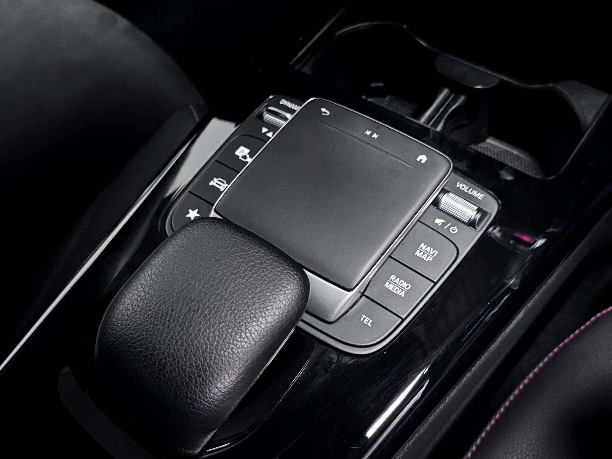 Mercedes-Benz Cla view 37