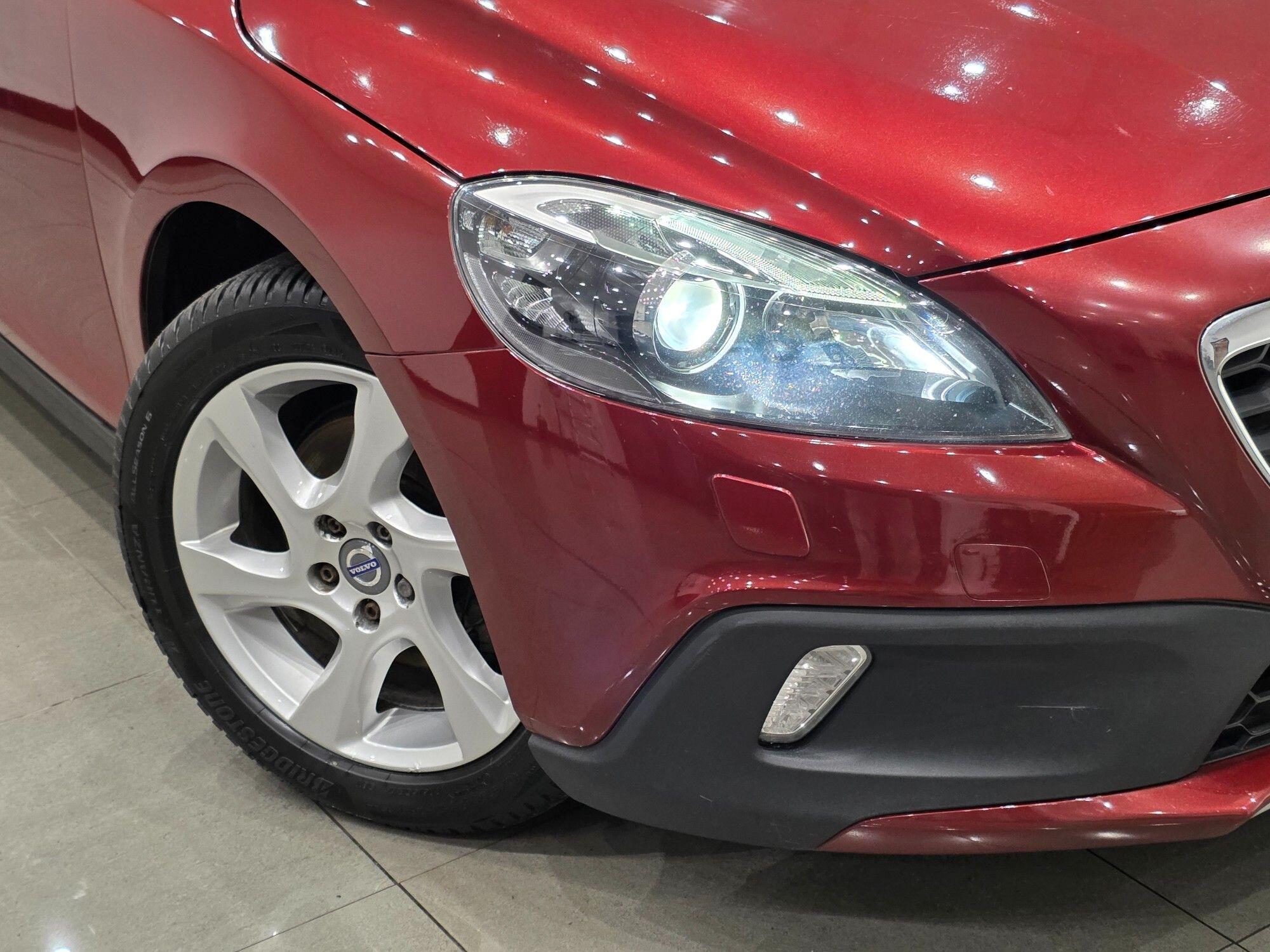 Volvo V40 Cross Country view 74