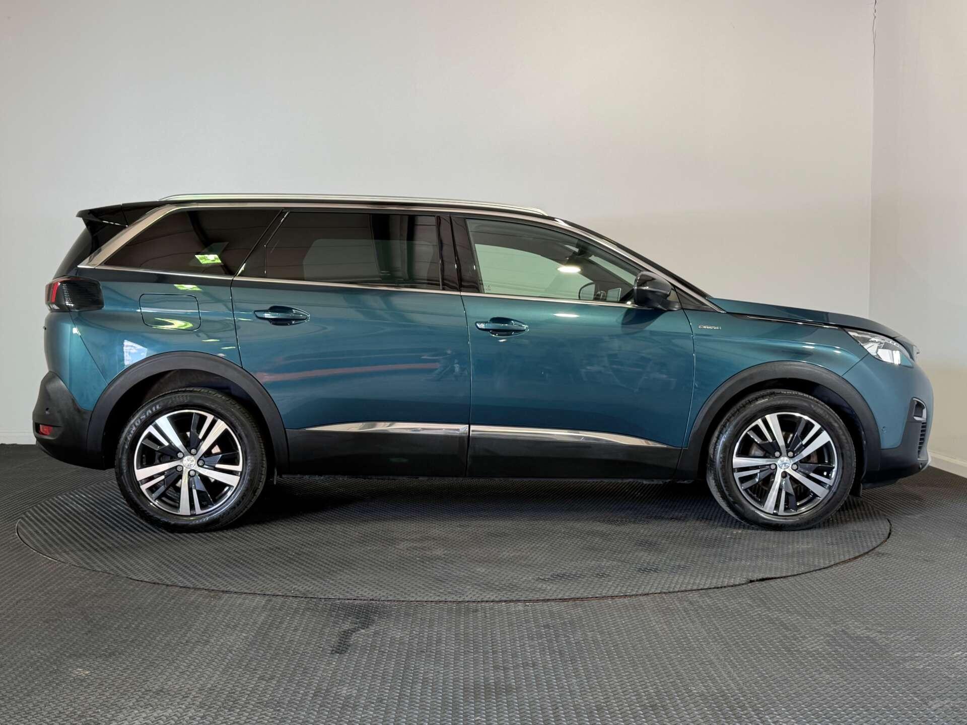 Peugeot 5008 view 8