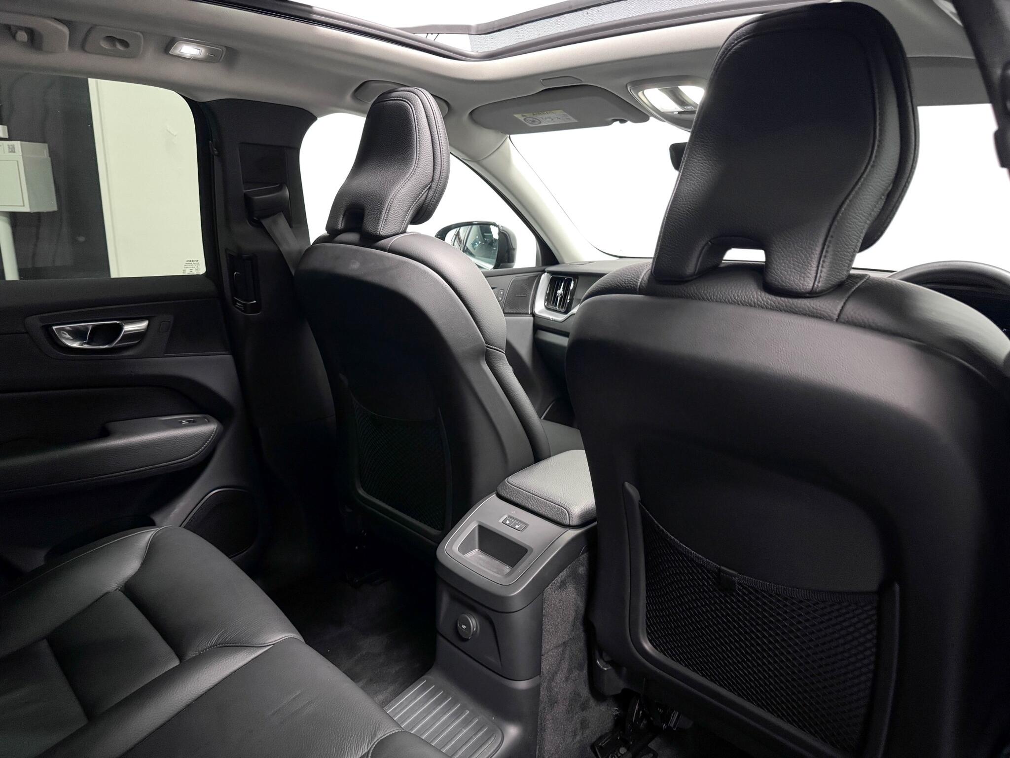 Volvo XC60 view 29
