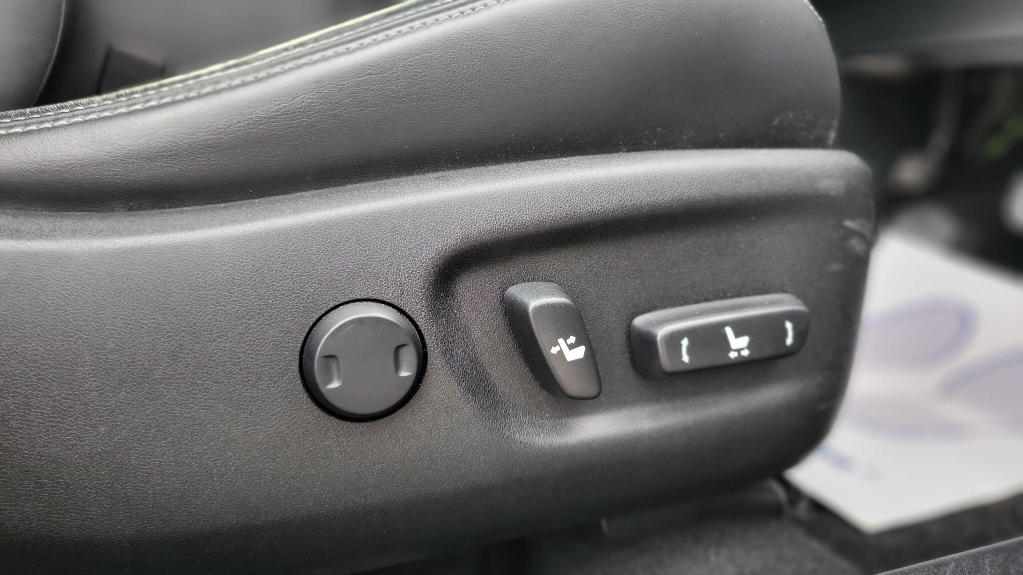 Lexus CT view 14