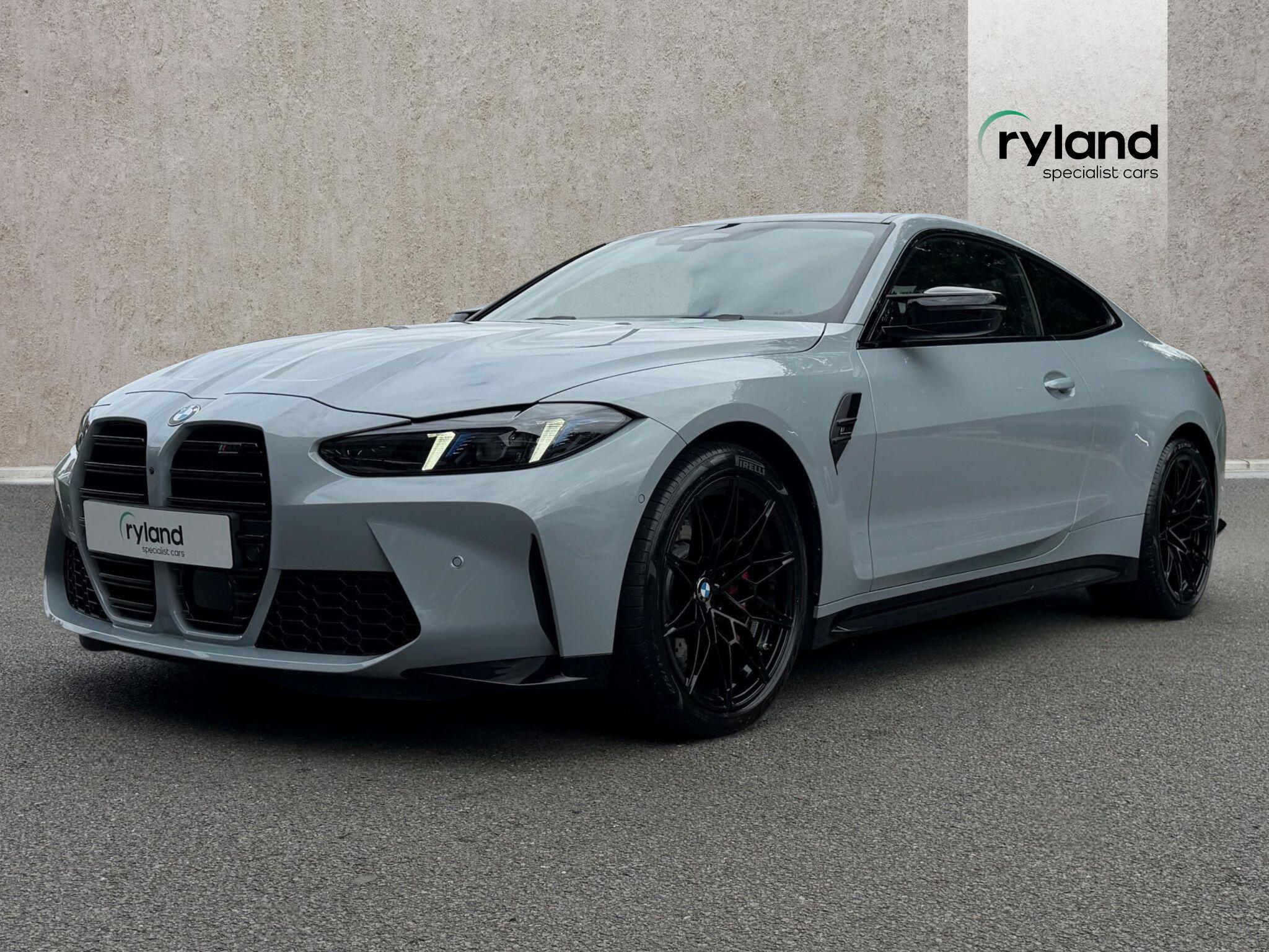 BMW M4 view 3