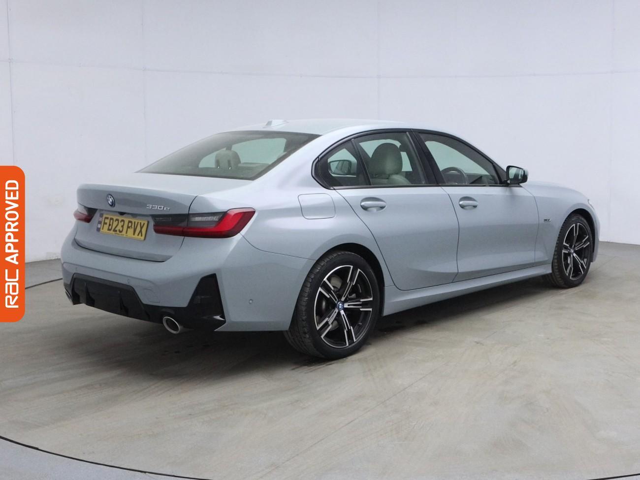 BMW 3 Series view 32