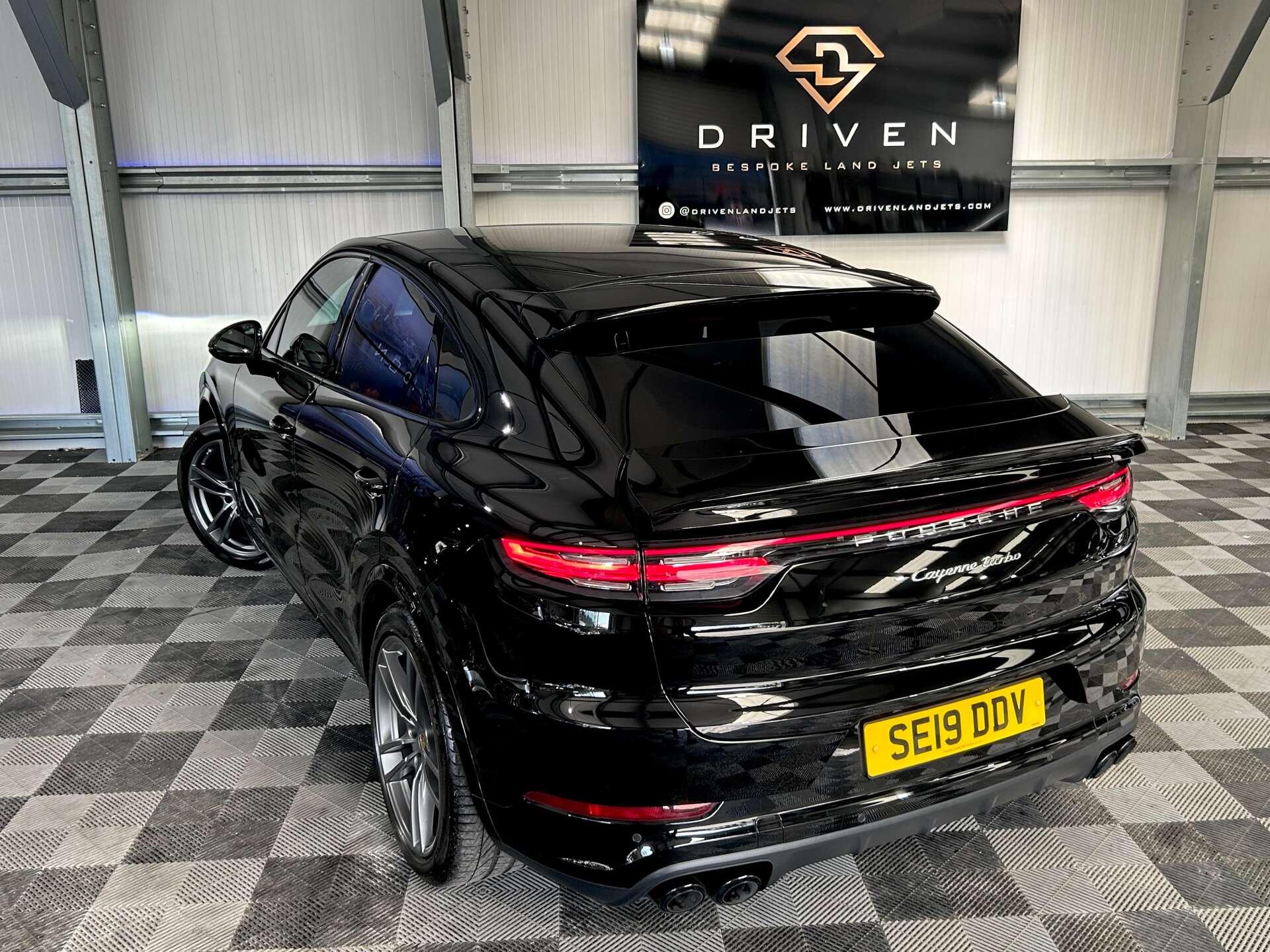 Porsche Cayenne view 16