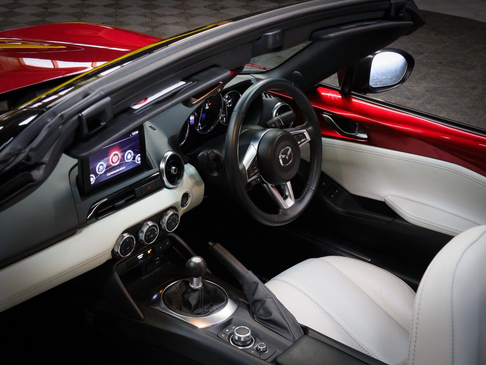 Mazda MX-5 view 13
