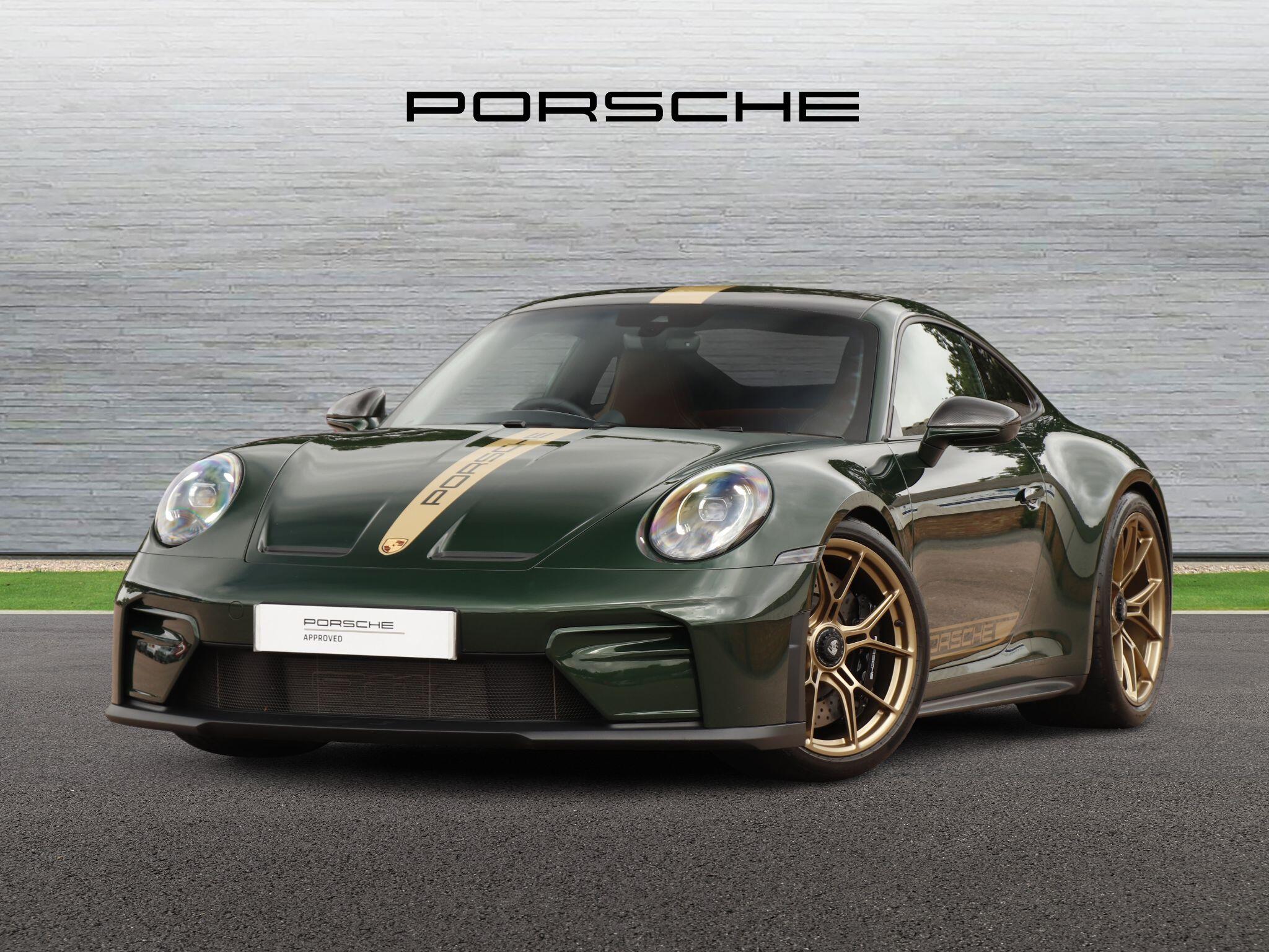 Porsche 911 view 7