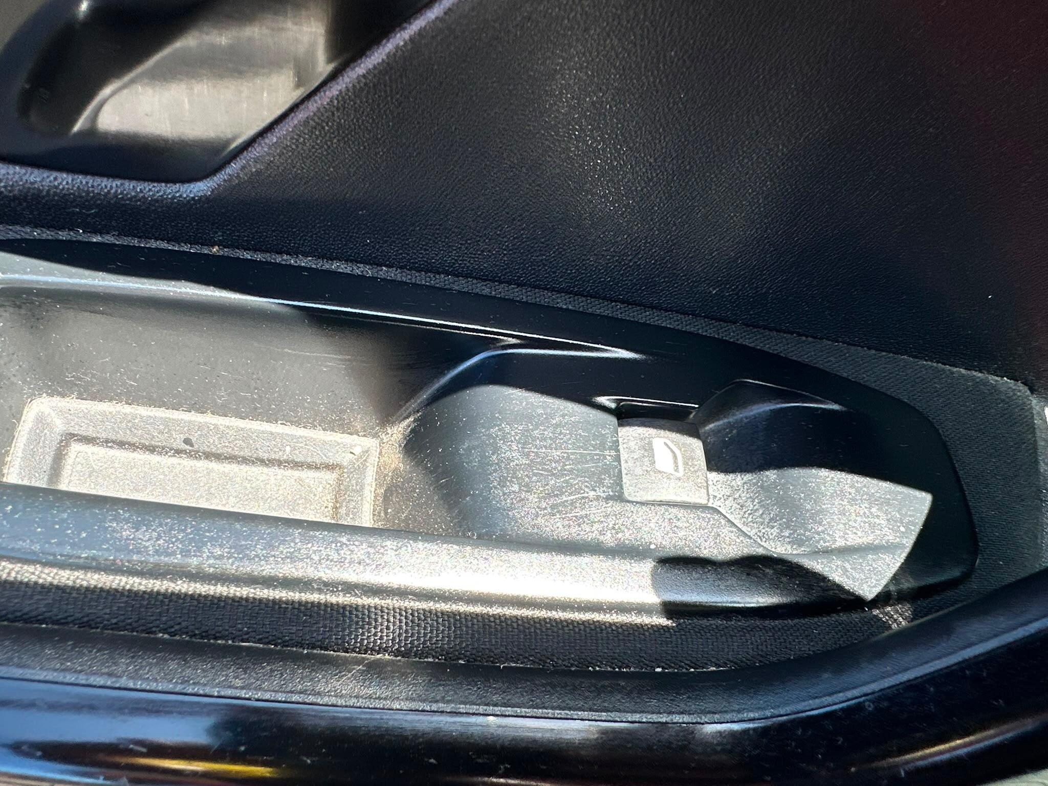 Peugeot 208 view 42
